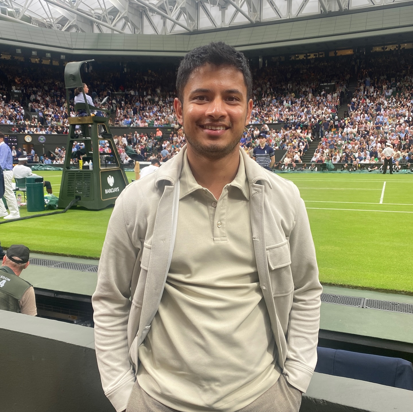 Unbelievable day at @wimbledon ๐พ Incredible experience to watch some of the best players in the world โก๏ธ
โข @carlitosalcarazz ๐ช