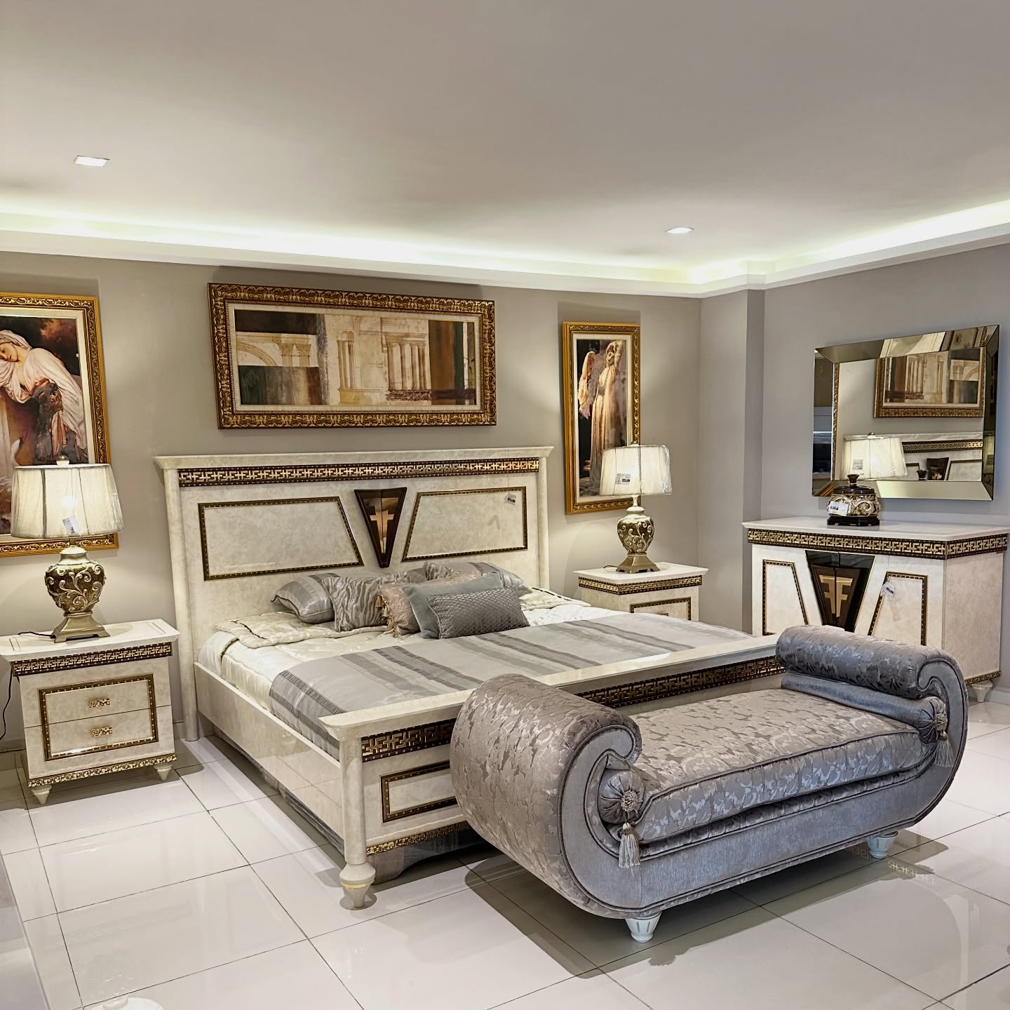 ‼️ $299,000.00 ‼️ ULTIMA RECÁMARA, Precio Especial. Recámara Colección Fantasía. Última pieza disponible.
Precio incluye: Cabecera, Piecera, 2 Buró, Cajonera y Espejo para Cajonera.
🌐 https://www.dortizmuebles.com
📲 https://wa.me/523314096151
TE ESPERAMOS EN NUESTRAS SUCURSALES:
📌SUCURSAL ZAPOPAN
Av. Patria No. 603 Esquina Aldous Huxley
Colonia Jardines Universidad
Zapopan, Jalisco México.
Cel Ventas 33 2612 1670
📌SUCURSAL NAUCALPAN
Periférico Blvd. Manuel Avila Camacho No.550
Naucalpan de Juárez, Edo Mex.
Cel Ventas 55 6086 6314
#dortizmuebles #mueblesdeitalia #mueblesimportados #mueblesitalianos #mueblesitalia