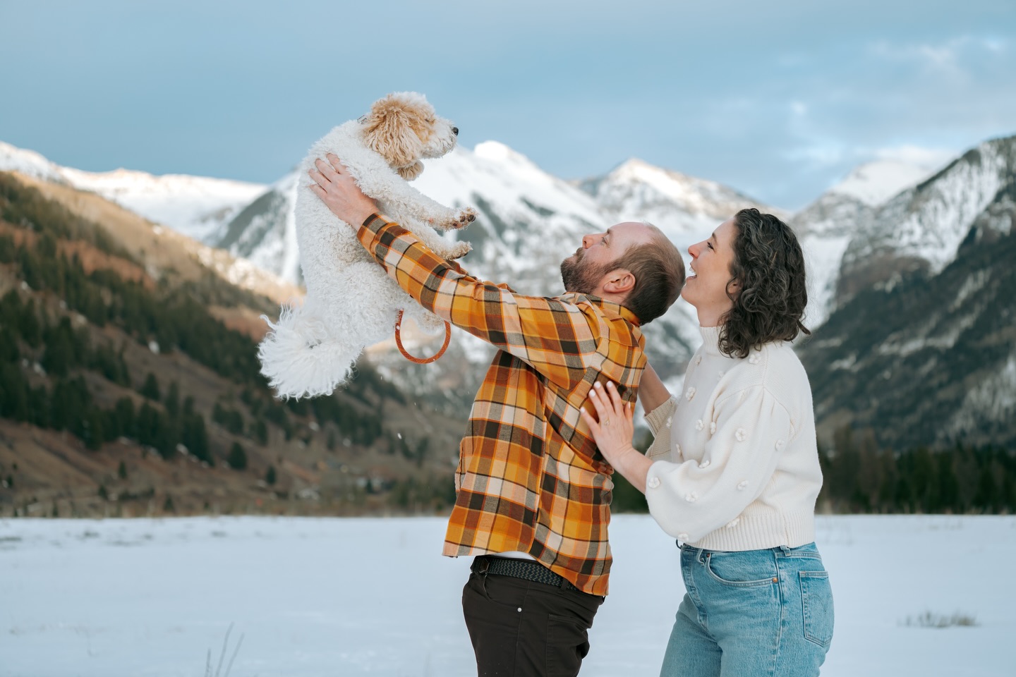 ✨ “Can we take photos with our dog?” ✨
✨ YES!! They are apart of the family and let’s be honest, they ARE the ones who approve of a couple! If the dog doesn’t like you, you gotta go 🐶
✨ The best things about photographing proposals, engagements and even weddings is, you get to choose! Whether you want your family involved the photos, your pets and even your best friends, it’s all up to you! I’m here to help coordinate to make it all go smoothly!
Loved having this lil’ gal join in on this engagement session with Wil & Grace!