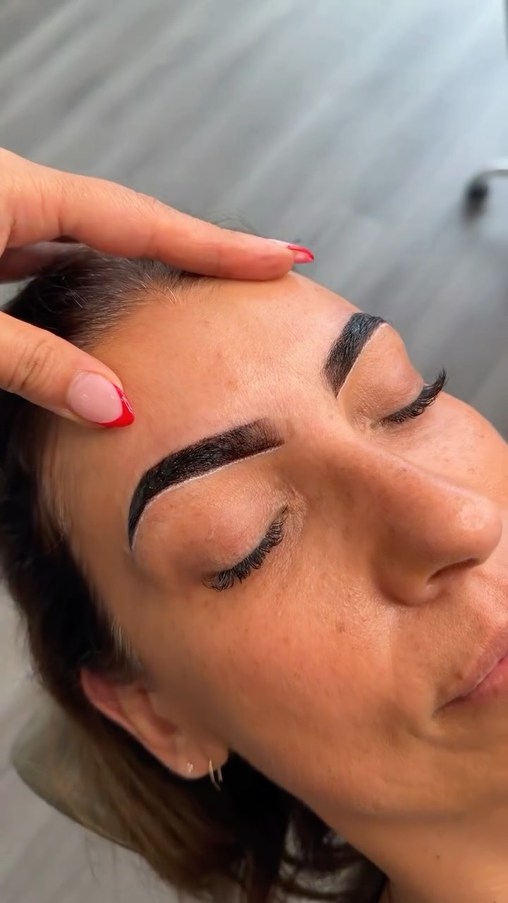 Where brows meet lashes, magic happens. â¨
#LashandBrowCombo
đ§âđťBook your appointment via online!
For enquiry 0406577724 đą
đShop 5/108 maroubra road, Maroubra.
#foryou #lashes #brows #sydneybeautysalon