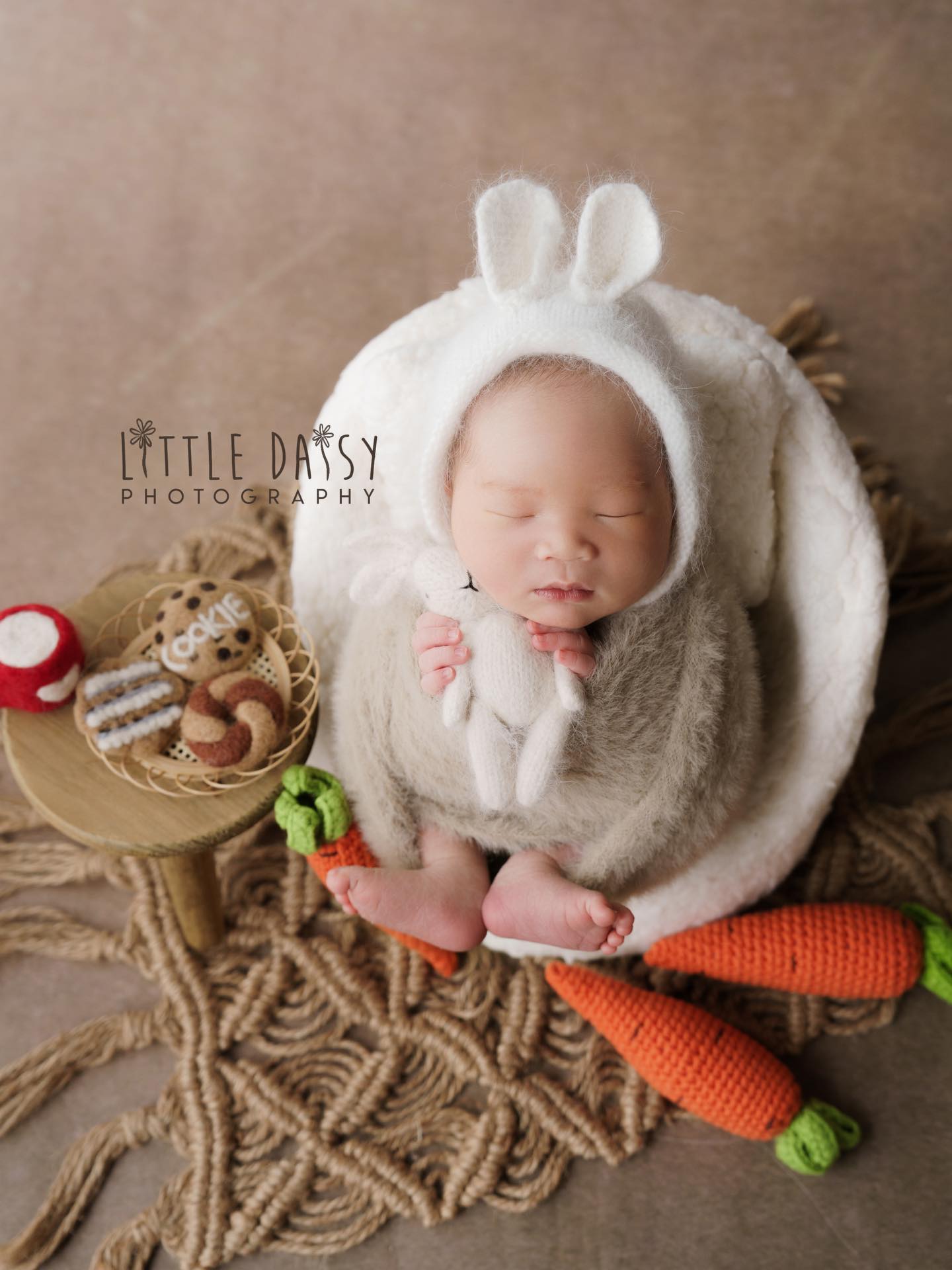 Dreaming of a bunny themed newborn session? 🐰🤍 Let’s make it happen! DM me to book! 📸✨
#sglittledaisyphotography #sgnewborn #sgnewbornphotographer #sgnewbornphotography #newbornsingapore
