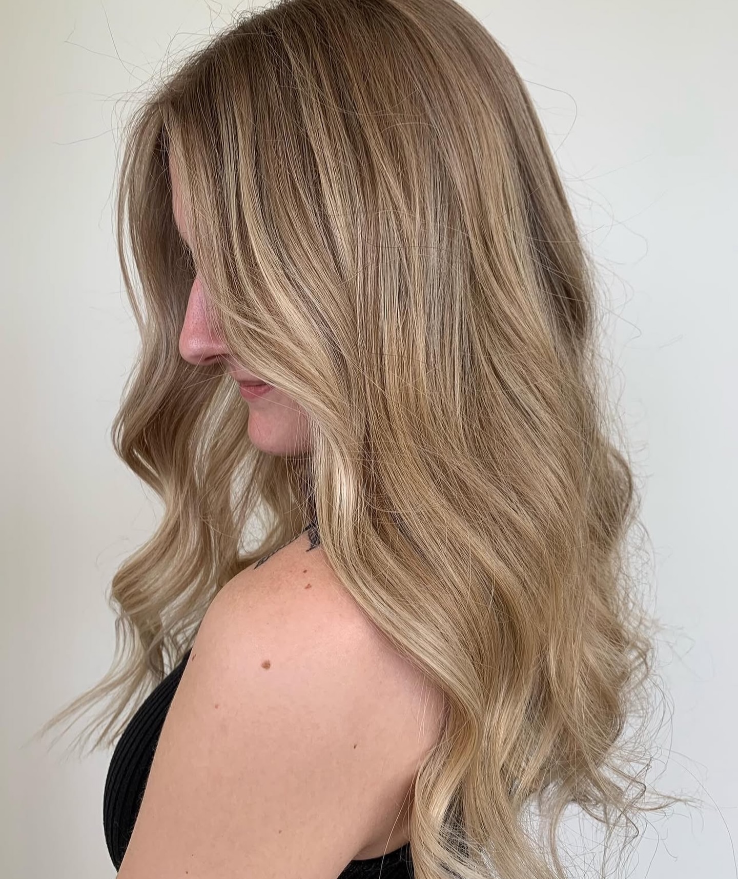 Balayage glow hitting just right. ✨ Effortless, sun‑kissed, and perfectly blended. #sofia #hair
