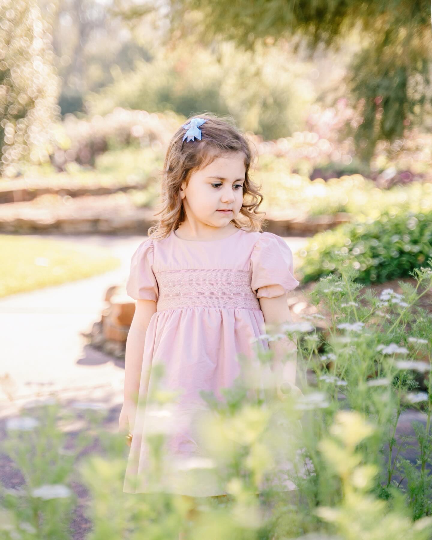 ✨A little garden daydream ✨
#houstonphotographer #childhood #milestonesession #portraitphotography #cypresstx