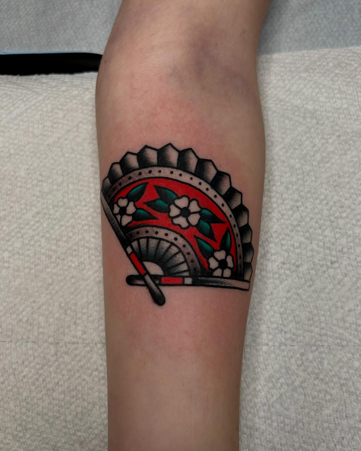 Custom designs and colors always available 🤠 If you don’t see something, just ask 🗣️ DM to book March and beyond