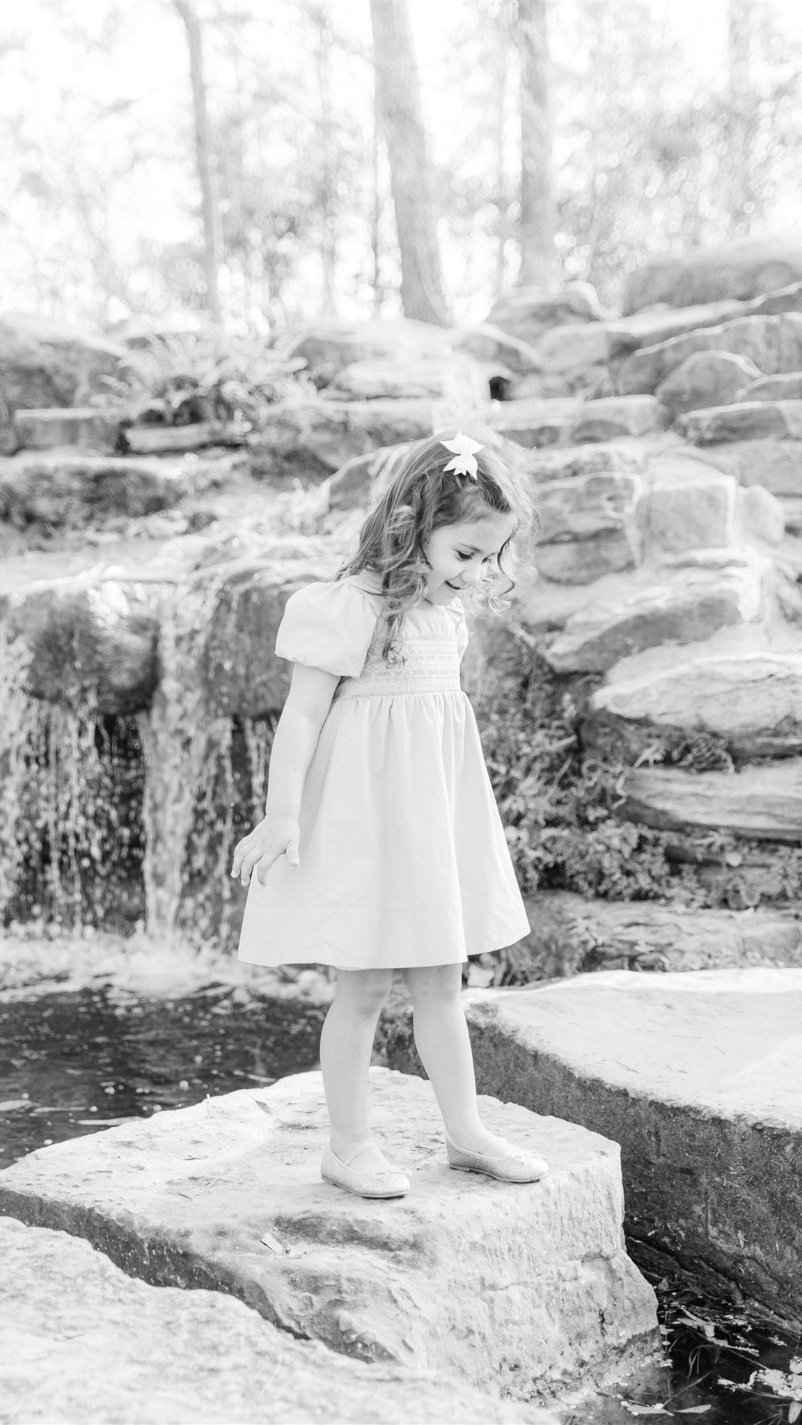 Behind the scenes of this sweet milestone session 🌷This garden may be a new favorite ❤️
#houstonphotographer #cypresstx #tomballtx #candidchildhood #familyphotography