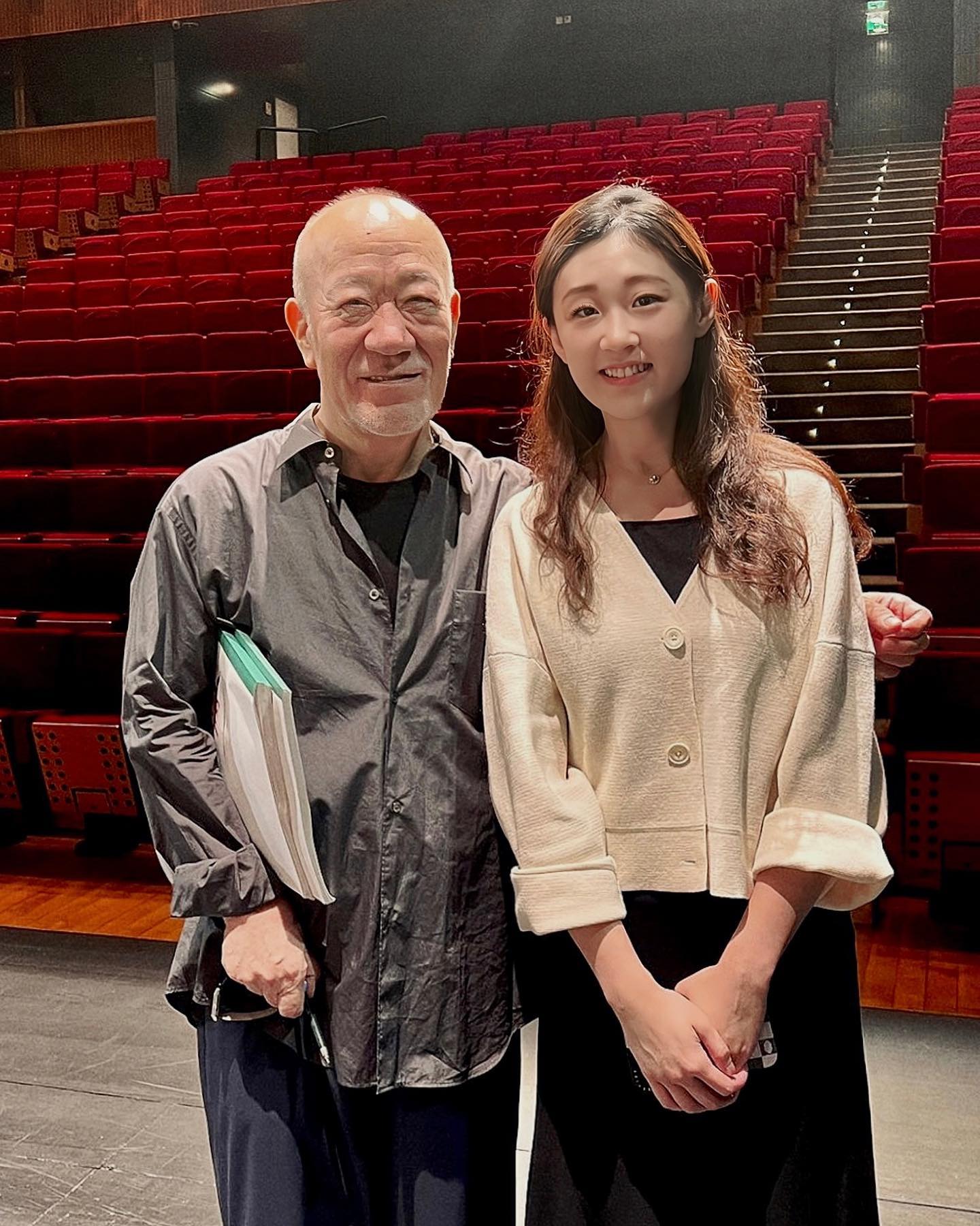 The past week was like a dream. I was privileged to have worked with my idol, the legend, Joe Hisaishi and performed two of his recent works under his own baton. Every day I attended rehearsal with this face: 🤩🥹
多謝#macaoorchestra 俾我見久石讓大師😭 #激動 #maestro冇乜架子
#musicfuture #joehisaishi #minimalism #strangeensemble
#第三十五屆澳門國際音樂節