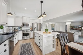 Our customer recently listed their beautiful home, and we were happy to help with the enameling of the cabinets, stairs, doors, and trim in some areas.
A huge thank you to our customers for trusting Henderson Home Painting to help prepare their home for the spotlight!
https://www.realtor.com/realestateandhomes-detail/12954-194th-Ln-NW_Elk-River_MN_55330_M83990-44347?cid=soc_shares_fs_ldp_Pri
#HendersonHomePainting #PrecisionPainting #TrimEnameling #WhiteCabinets #StaircaseMakeover MinnesotaHomes ElkRiverSmallBusiness ProfessionalPainter