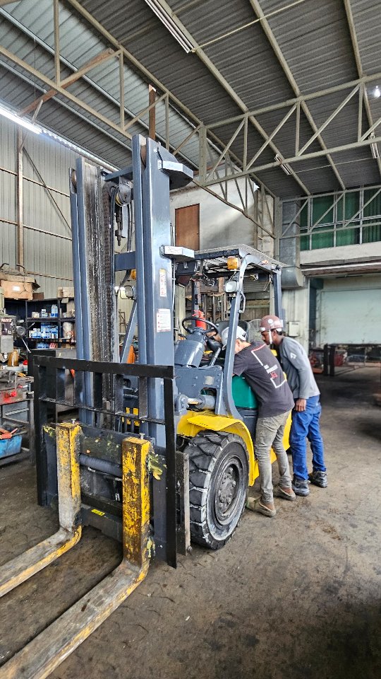 We do conduct forklift safety briefing for inexperienced operators, both in-house and at client's premises, on request.
Today we have an experienced operator, looking for a refresher.
#bsforklift
#forkliftrental
#behindthescenes