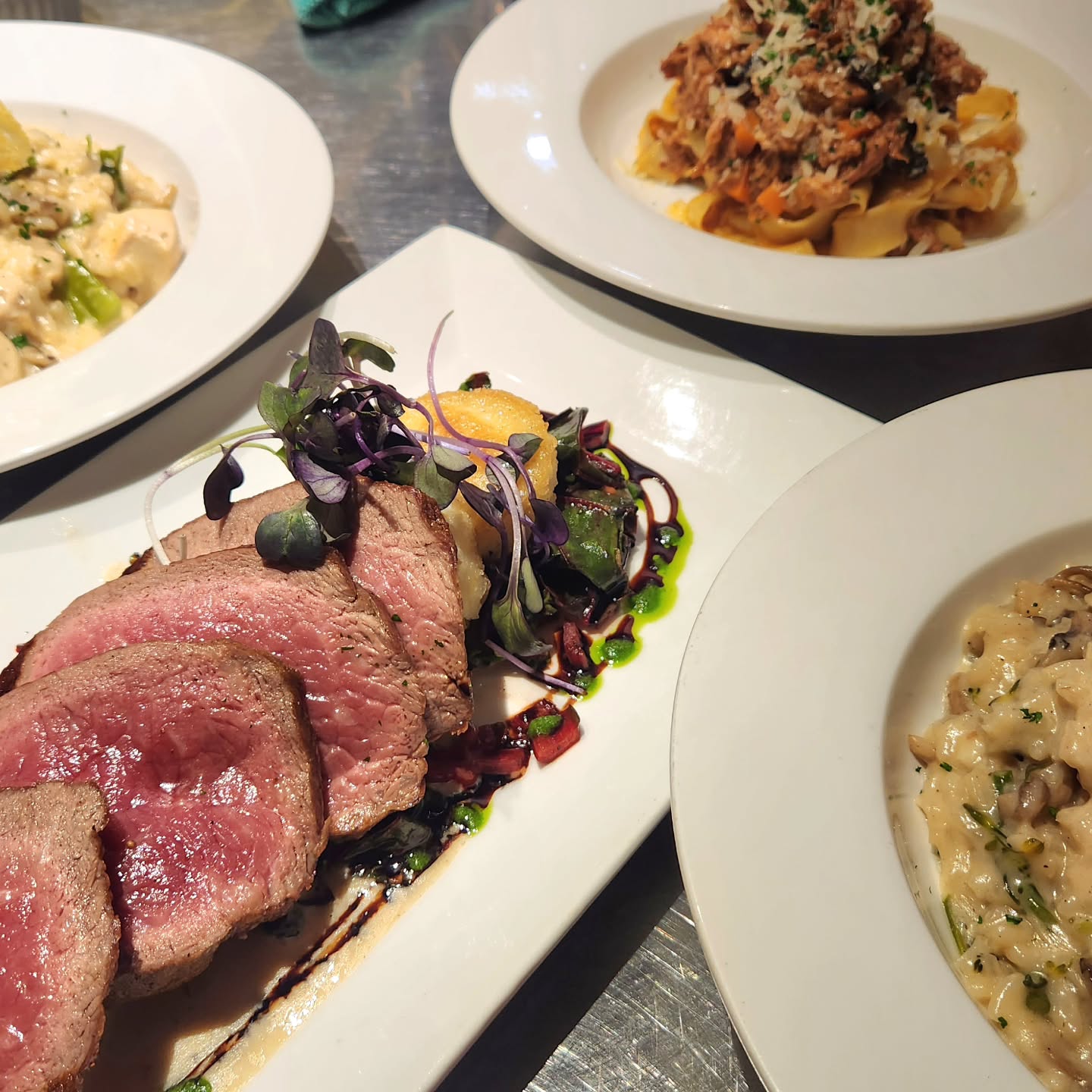 ✨️Dinner tonight?✨️
Pictured ~ Our seared Strip Loin with portobello and polenta ~ Risotto "Alfredo" with chicken and broccoli ~ and our Pappardelle with pork and black trumpet ragu.
Open Wednesday through Saturday 5 ~ 8:30
#aptosdining #farmtotable #supportlocalbusinesses