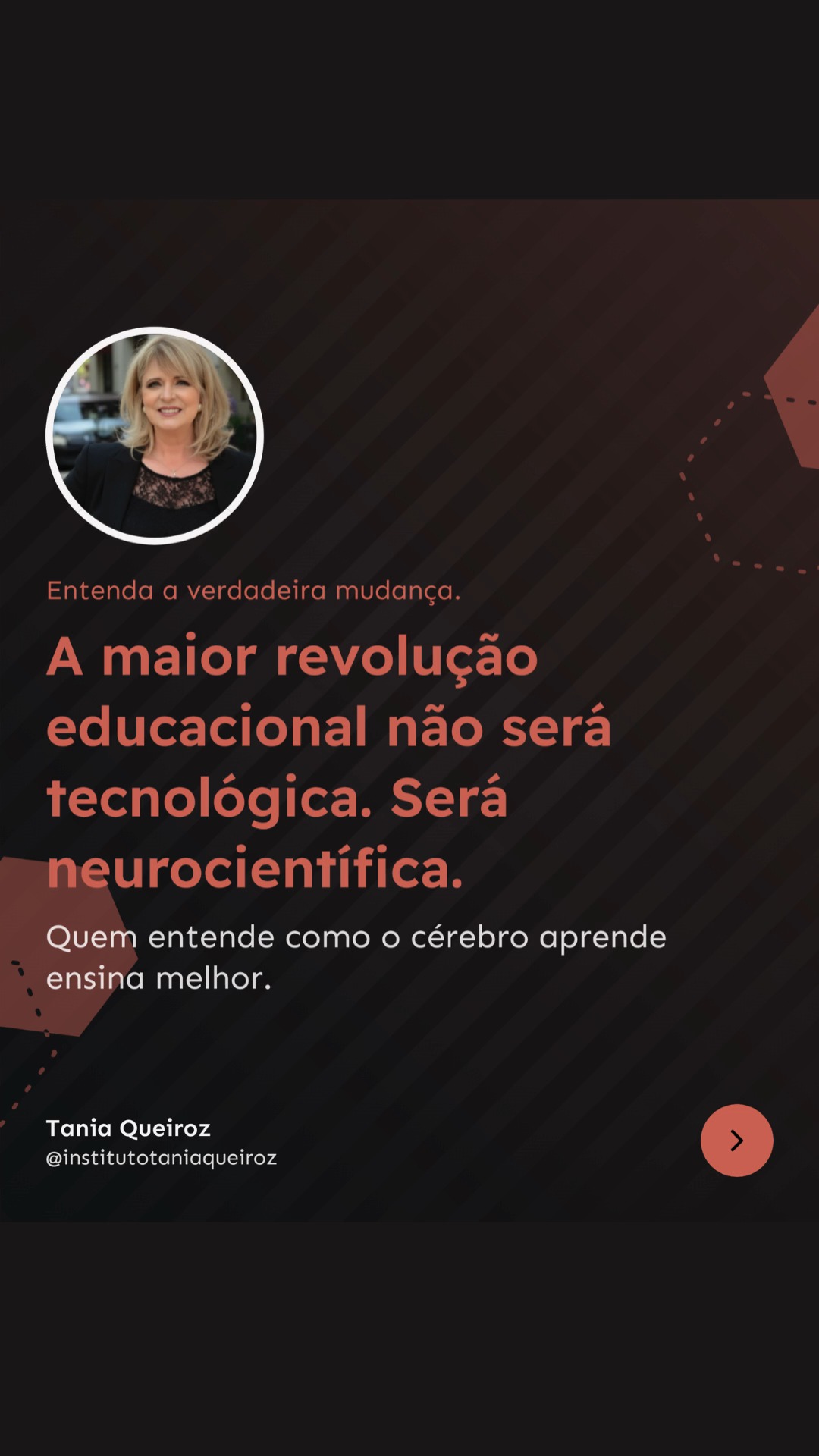 A verdadeira revolução na educação não virá apenas da tecnologia, mas da compreensão profunda de como o cérebro aprende.
Por séculos, educadores transmitiram conhecimento sem conhecer os mecanismos neurais por trás da aprendizagem. Hoje, a neurociência revela verdades essenciais:
- A atenção é um recurso limitado, que exige estratégias focadas;
- As emoções regulam a formação de memórias duradouras;
- A repetição inteligente fortalece as conexões sinápticas;
- O significado pessoal impulsiona a retenção de longo prazo.
A Inteligência Artificial pode ser uma aliada poderosa, mas o cérebro humano permanece o verdadeiro hardware da educação.
No Instituto Tania Queiroz, formamos gestores e professores para integrar neurociência, educação socioemocional e tecnologia de forma ética e transformadora.
Quer preparar sua prática pedagógica para o futuro? Conheça nossos cursos, palestras e materiais lúdicos. Comente abaixo: como você aplica o conhecimento do cérebro em sala de aula?
#neurocienciaeducacional
#neurociências
#educacaoinovadora #formaçãodocente
#professores
#gestores
#InstitutoTaniaQueiroz