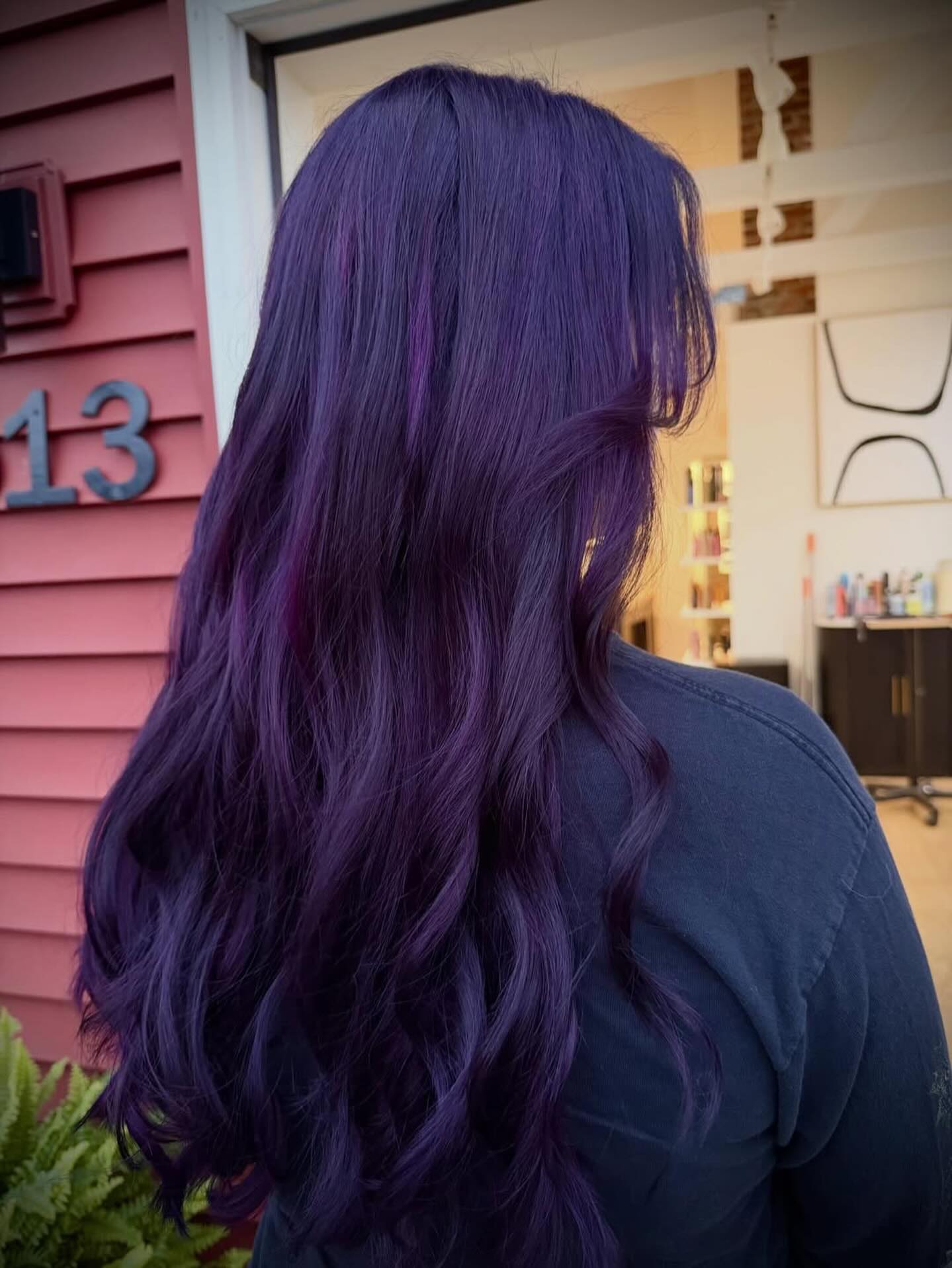 Are you following? @hairby.julz
She was ready for a change, but didn’t want to lose herself in it.
We kept her depth, added this rich violet, and made sure it still felt comfortable for her to wear every day. That’s always the goal — not just a color that looks cool in photos, but something that fits the person leaving in it.
Honestly, seeing her smile when she turned around said everything.
If you’re ready for something different but still you, my books are open — link’s in my bio. 💜