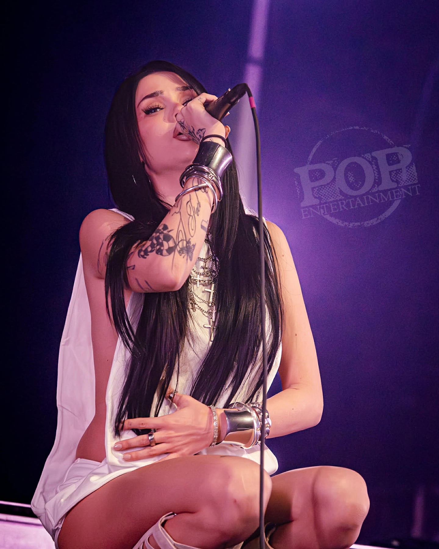 Just a preview of our @3bears_and_acat gorgeous photos of @maggielindemann from last night in DC!
#maggielindemann #photography #concert #concertphotography #live