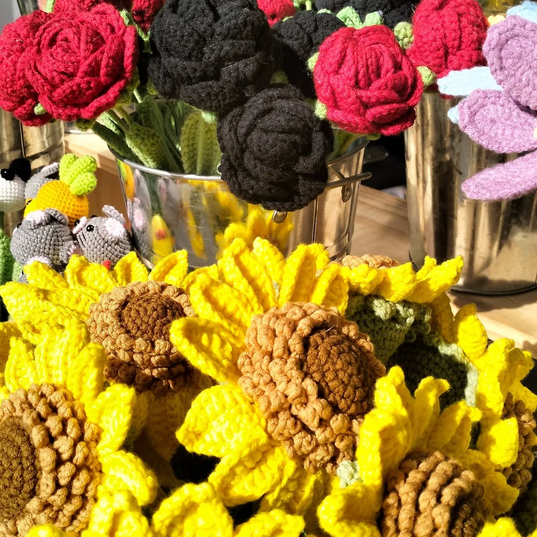🌻✨ Sunshine that lasts forever ✨🌻
Our beautiful handmade crochet sunflowers are absolutely shining in the sun today… just waiting for their forever home 💛
Available in Small, Medium & Large,
#ForeverFlowers #HandmadeWithLove #SunflowersThatLast #CrochetBouquet