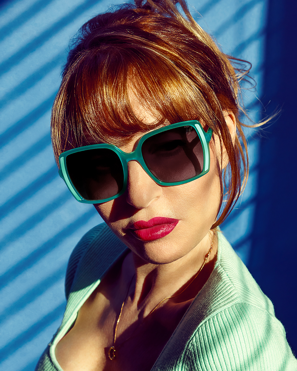 Be Bold from the LINEA collection, acetate over-sized sunglasses that make a bold statement! Linea side panels accentuate the shape to make this piece stand out from the crowd.
#caroneyewear #CaronEyewearStyle #eyewear #sunglasses #independentopticians #opticians #sunnydays