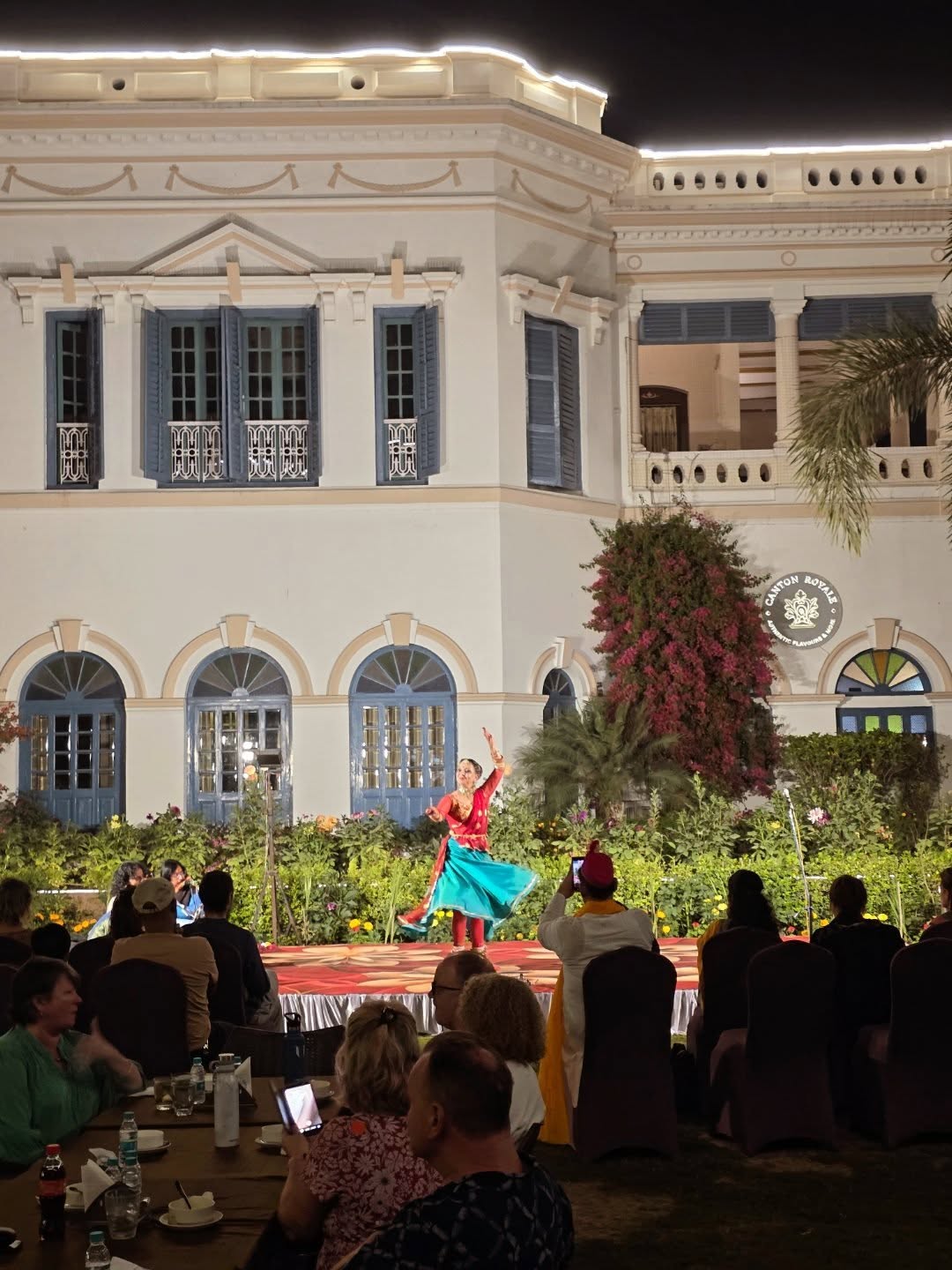 Mafalda Mas and group delivered an absolutely breathtaking performance tonight at Kaiser Palace. The fusion of classical dance and music was pure magic! @mafms