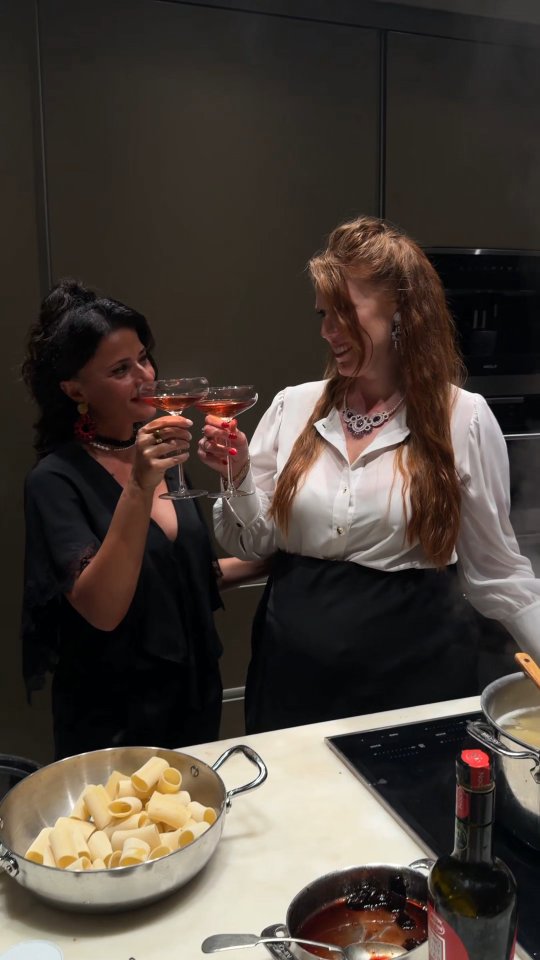 Last night at Edvina’s home was pure magic ✨
Every detail was thoughtfully curated,
every dish she cooked was delicious, and her energy filled the room in the most incredible way.
Edvina opened her home and her heart to support the growth of our brand, and we’re deeply grateful.
She’s courageous, endlessly supportive, and truly exceptional.
Thanks to her, Rimal was revealed for the very first time in such an intimate, meaningful setting — and Desirea had the chance to be seen and welcomed by Miami.
This wasn’t just an event.
It was love, trust, and community coming together.
Thank you, @edvina_cooks, for believing in us and in what we’re building 🤍
#desirea #womensupportingwomen #love #miami