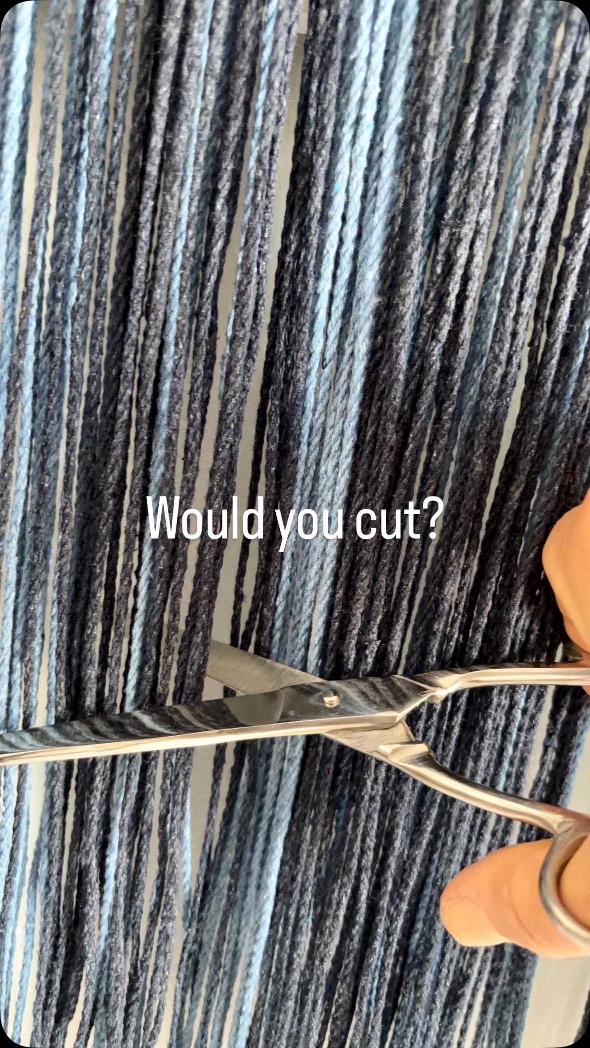 The cutting is the point of no return ✂️
No hesitation. Just precision.
Large-scale custom macramé, shaped by hand and designed to fit a specific space.
Available for custom projects in the Riviera Maya.
#studioryx #interiordesign #furniture #macrame