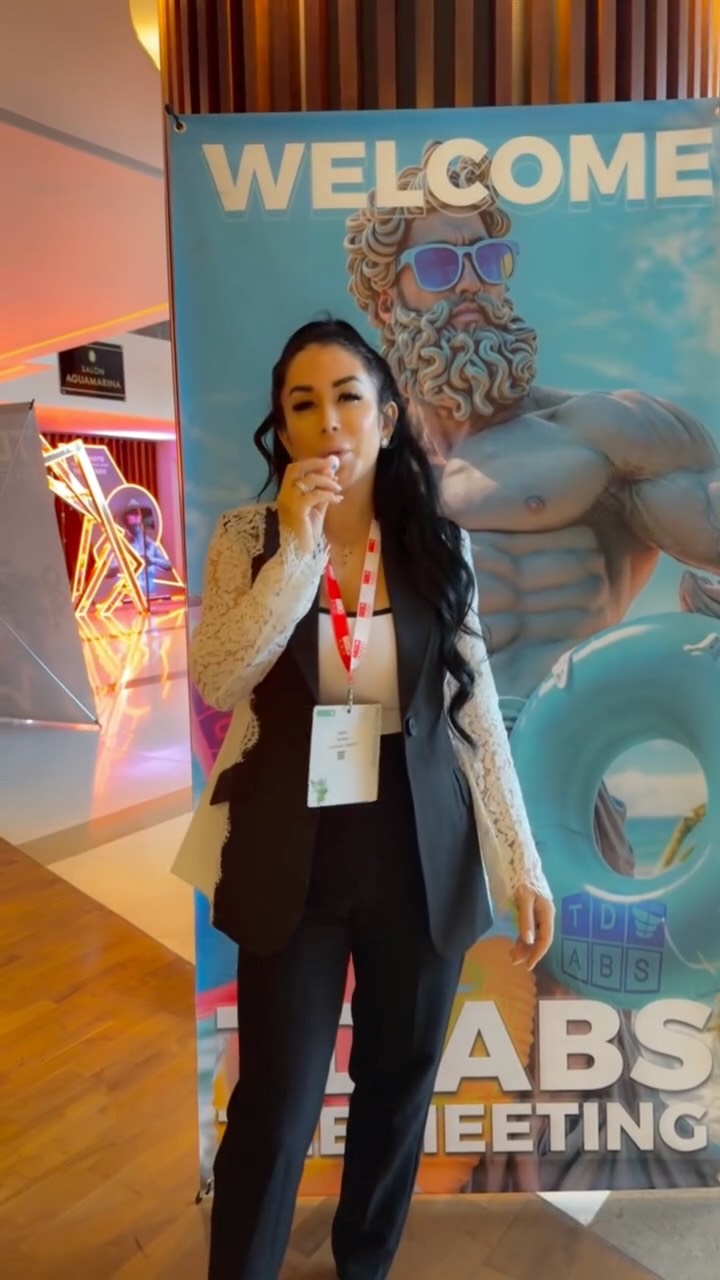 𝐃𝐀𝐘 𝟐 𝐀𝐓 𝐓𝐇𝐄 @totaldefiner_abs 𝐓𝐎𝐓𝐀𝐋 𝐃𝐄𝐅𝐈𝐍𝐄𝐑 𝐂𝐎𝐍𝐅𝐄𝐑𝐄𝐍𝐂𝐄 ✨
Another powerful day dedicated to what truly matters in surgery…
𝐒𝐀𝐅𝐄𝐓𝐘, 𝐈𝐍𝐍𝐎𝐕𝐀𝐓𝐈𝐎𝐍 & 𝐏𝐀𝐓𝐈𝐄𝐍𝐓 𝐎𝐔𝐓𝐂𝐎𝐌𝐄𝐒.
Today we deep-dived into some of the most advanced concepts shaping modern aesthetic surgery:
𝐖𝐇𝐀𝐓 𝐖𝐄 𝐂𝐎𝐕𝐄𝐑𝐄𝐃:
💎 𝐓𝐨𝐭𝐚𝐥 𝐁𝐫𝐞𝐚𝐬𝐭
Next-level techniques focused on precision, proportion, and long-term results.
💎 𝐓𝐨𝐭𝐚𝐥 𝐒𝐚𝐟𝐞𝐭𝐲
Evidence-based protocols designed to reduce complications and protect patients at every stage.
💎 𝐓𝐨𝐭𝐚𝐥 𝐈𝐧𝐭𝐢𝐦𝐚𝐭𝐞
Advancements in intimate aesthetic procedures and functional restoration.
💎 𝐋𝐈𝐒𝐀 𝐒𝐀𝐅𝐄𝐓𝐘 & 𝐋𝐈𝐒𝐀 𝐂𝐀𝐑𝐄
Comprehensive safety systems and post-operative strategies that elevate recovery standards.
✨ And of course… my personal favorite topic:
𝐏𝐄𝐏𝐓𝐈𝐃𝐄 𝐓𝐇𝐄𝐑𝐀𝐏𝐘 🤍
The future of healing, regeneration, and optimizing surgical outcomes from the inside out.
—
As a post-operative clinic, understanding surgery at this level is essential — because our role isn’t just recovery…
𝐈𝐓’𝐒 𝐏𝐑𝐎𝐓𝐄𝐂𝐓𝐈𝐍𝐆 𝐘𝐎𝐔𝐑 𝐑𝐄𝐒𝐔𝐋𝐓𝐒.
So proud to continue learning alongside the world’s leading surgeons and bringing this knowledge back to our patients in Canada 🇨🇦
#TotalDefiner #TDCongress #SurgeryInnovation #PostOpCare #PatientSafety