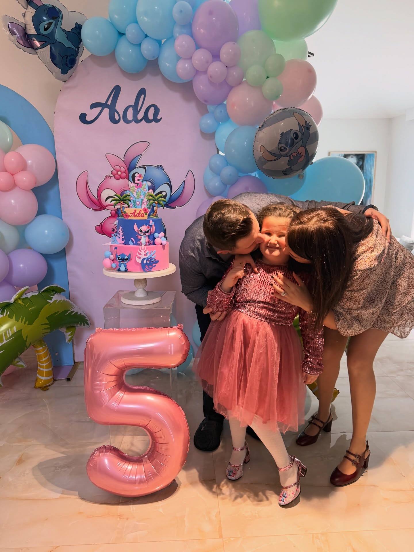 We officially have a 5-year-old in the house! 🎉
5 years of:Endless questions, Big imagination, Tiny hugs, giant love.
Happy birthday to my favorite little human 💛