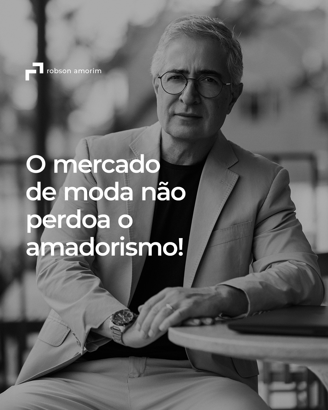 O mercado de moda ficou mais profissional. Mais rápido. E menos tolerante ao erro.
Quem ainda decide no impulso,
na intuição ou no “sempre foi assim”
está sentindo a pressão aumentar.
Não é sobre pessimismo. É sobre maturidade de mercado.
No dia 9 de março, às 19h, vou abrir uma aula direta sobre como performar em um cenário cada vez mais exigente, para quem lidera, decide e responde pelo resultado.
Não perca! Inscreva-se no link da bio!
#RobsonAmorim #Consultor #ConsultorEmpresarial #Lideranca #Gestao