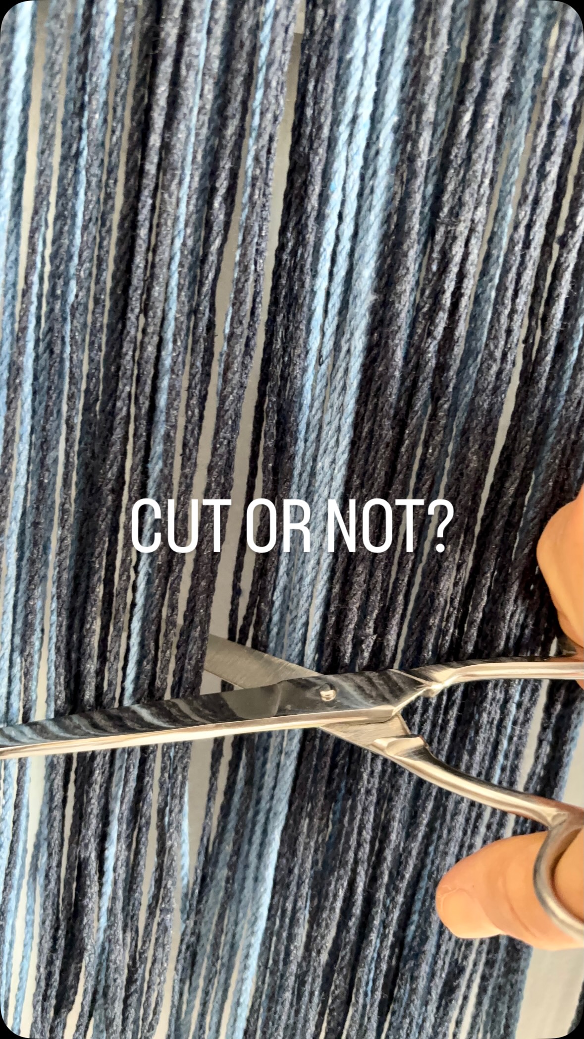 The cutting is the point of no return ✂️
No hesitation. Just precision.
Large-scale custom macramé, shaped by hand and designed to fit a specific space.
Available for custom projects in the Riviera Maya.
#studioryx #interiordesign #furniture #macrame