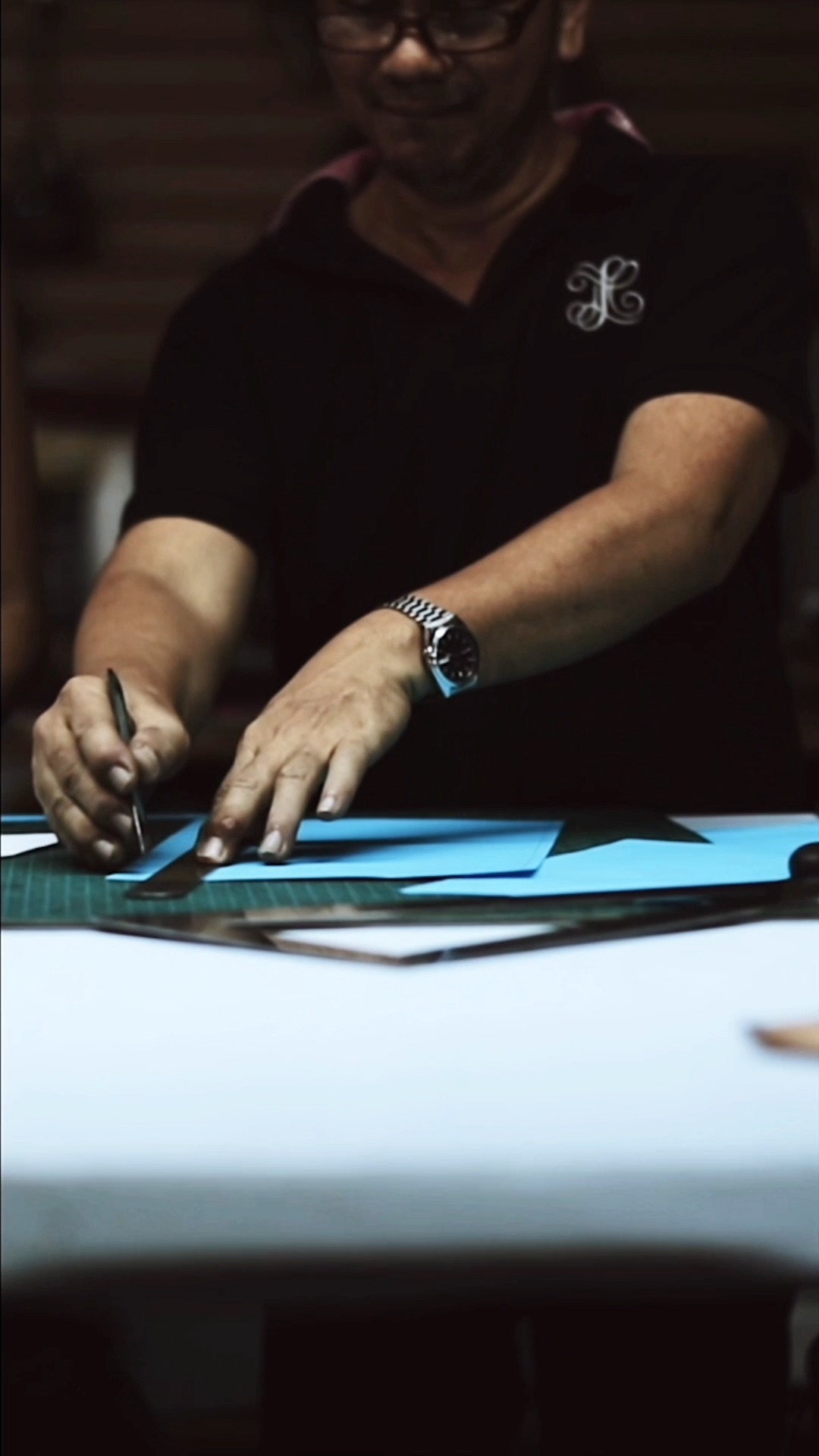 Good work deserves recognition. Great craftsmanship deserves a great team. Happy Employees Appreciation Day! Celebrating the people behind The School of Satchel🙏 The hands, minds, and passion that bring every piece to life🥰
#EmployeeAppreciationDay #TheSchoolOfSatchel