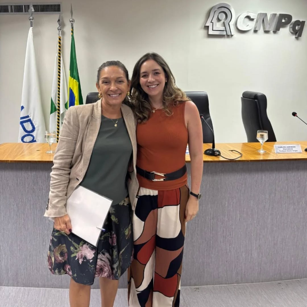 🔬 Parcerias científicas equitativas precisam de instituições fortes e ecossistemas de pesquisa bem estruturados.
A BRAMA participou do 4º Workshop – Strengthening Long-Term Equitable Partnerships to Enable Greater International Cooperation, realizado no CNPq, em Brasília.
O evento foi organizado pela FGV e pelo CONFAP, com apoio da BRAMA e financiamento da British Academy, reunindo atores do ecossistema brasileiro de CT&I para discutir caminhos para fortalecer a colaboração científica internacional.
Nossa presidente Raquel Martins Salviati apresentou reflexões sobre o papel dos gestores de pesquisa na construção de colaborações científicas equitativas.
Também tivemos a oportunidade de dialogar com Dalila Andrade Oliveira e Lelio Fellows Filho, da Diretoria de Cooperação Institucional, Internacional e Inovação (DCOI) do CNPq, sobre o desenvolvimento da gestão da pesquisa no Brasil.
🎥 A gravação do evento está disponível no YouTube do CNPq - https://www.youtube.com/live/O__w0J_ZMR0?si=hb3_5Gc6-9CLJgMM
#BRAMA
#GestaoDaPesquisa
#ResearchManagement
#ColaboracaoCientifica
#CooperacaoInternacional