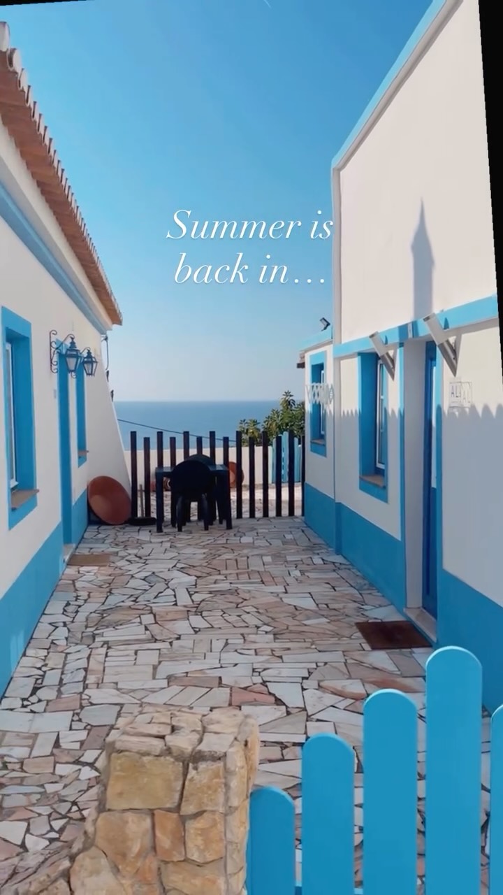 After a long wait, summer is finally back in the Algarve 🌅
Warm, sunny beach days and easy waves? Yes, please. There’s just something magical about this little slice of paradise on the coast of the Algarve.
#algarvelovers #burgau #algarvecoast