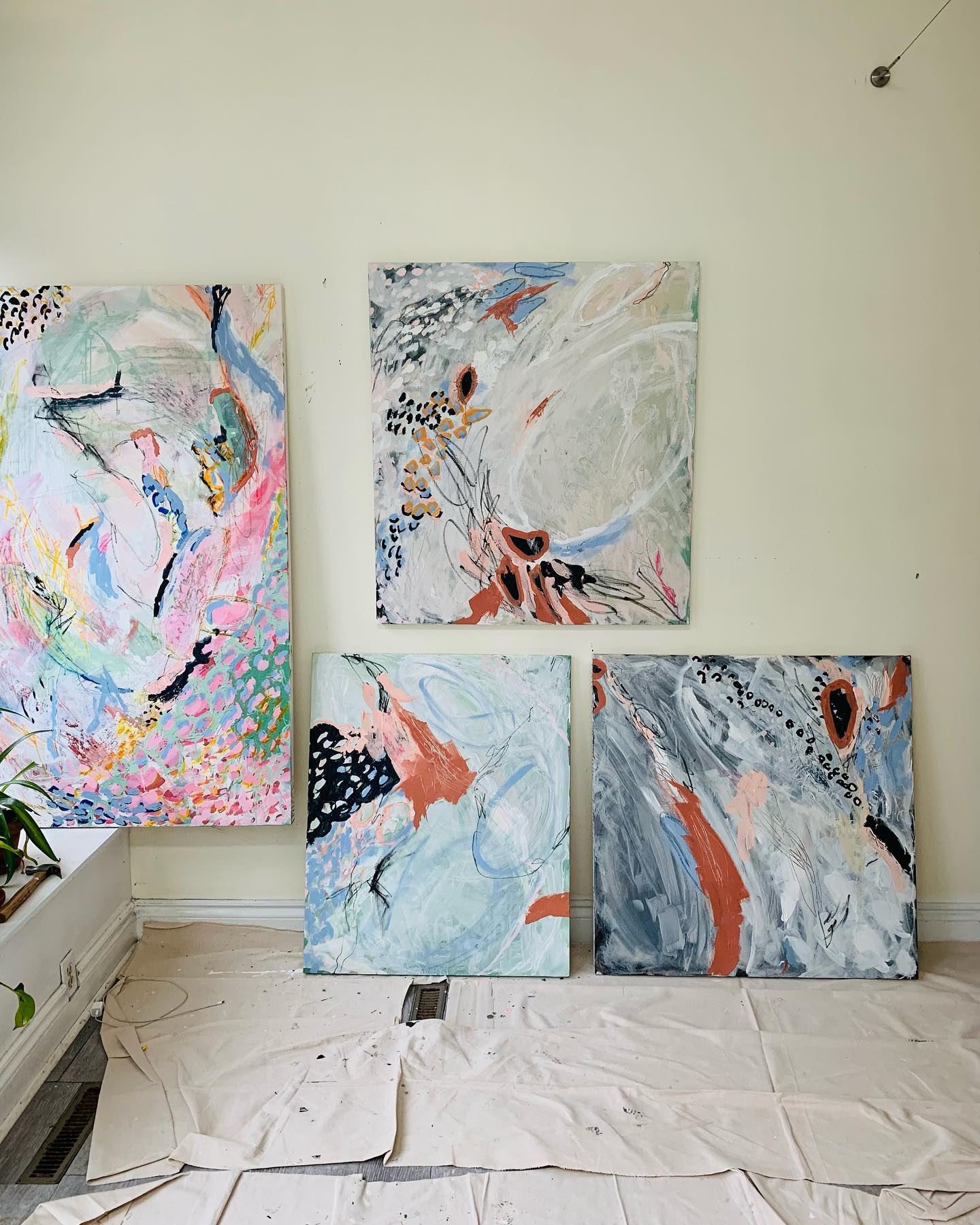 “Life is an abstract art, and it’s up to you to make sense of it.”
Talismanist Giebra
Colourful acrylic and oil pastels soon available on my website …
.
.
.
#arcrylicpainting #colorful #colorfulart