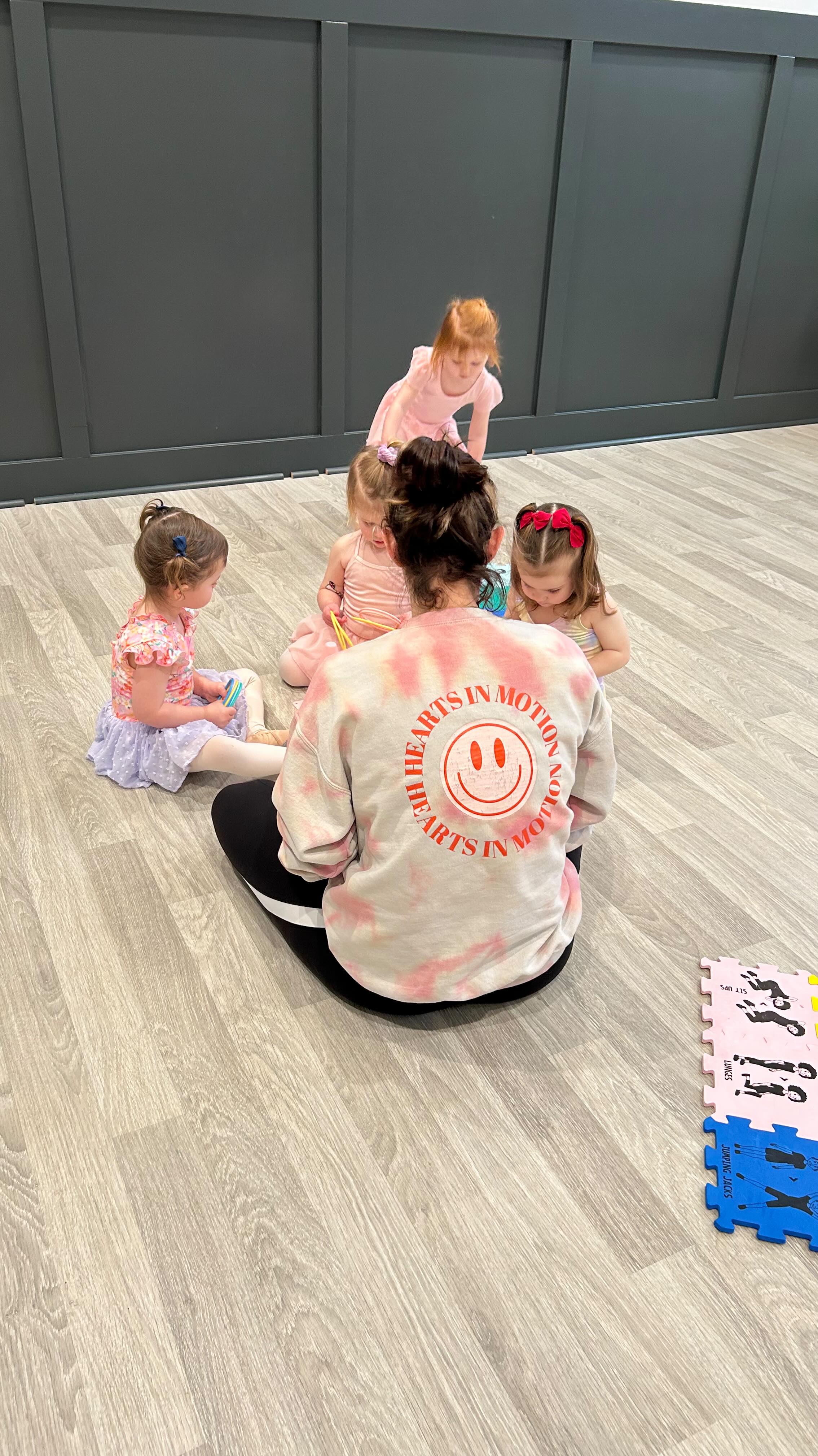 Toddler Tuesday with the cutest little dancers! In our twirlin tots classes we focus on movement concepts, building strength and agility, taking turns, sharing, trying new things and having fun while doing it! ๐