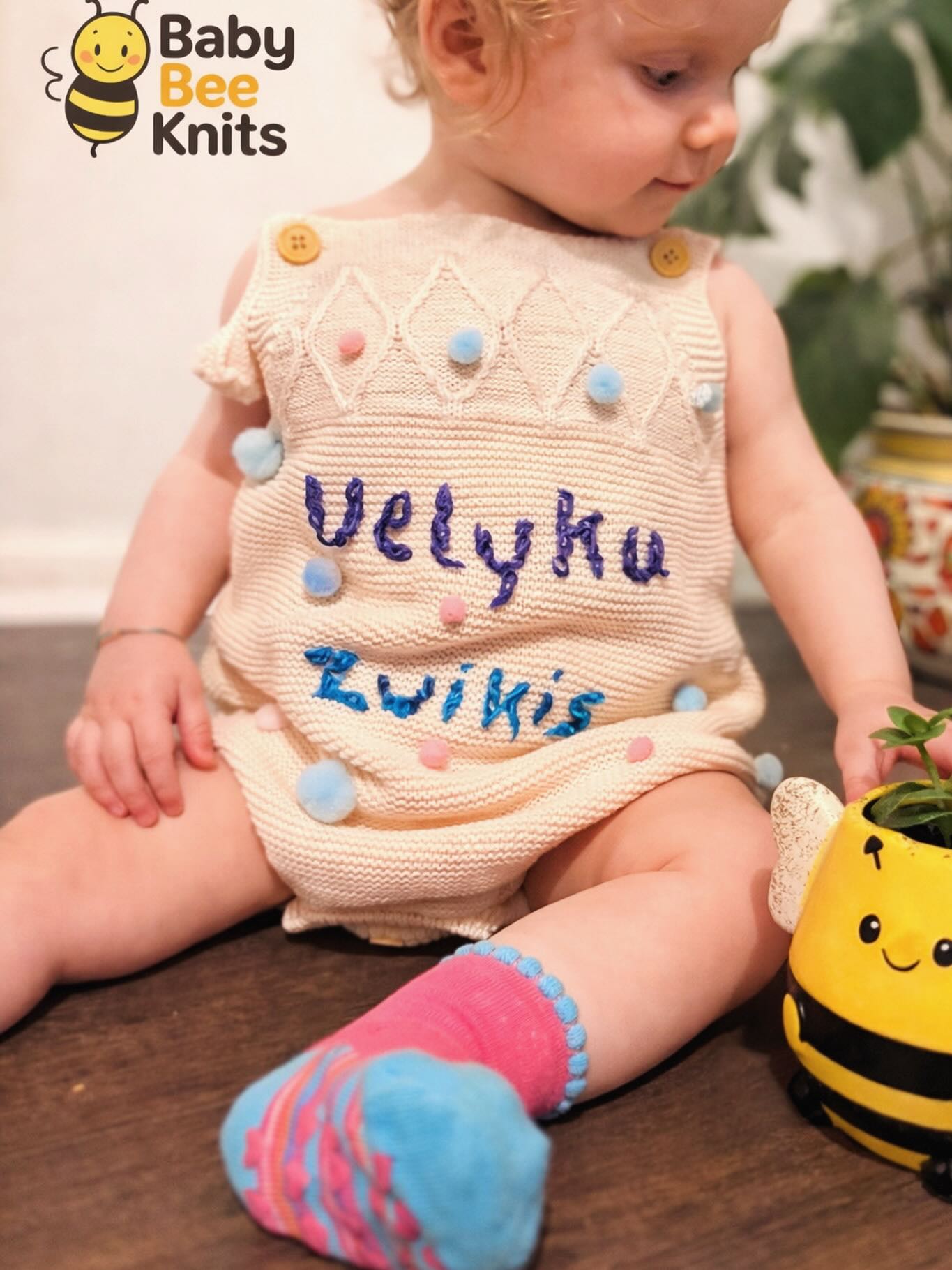 🐝✨ Support a small handmade business ✨🐝
This little romper is handmade with so much love for the tiniest humans 💛
Every stitch is carefully knitted and personalised to create something truly special.
Building Baby Bee Knits has been a dream, and every like, comment and share helps my small business grow more than you know.
If you love supporting handmade and small businesses, please:
💛 Like this post
💛 Share it with your friends
💛 Follow along to see more handmade baby pieces
Your support means everything to me and my little business.
Thank you for being here 🤍
#babybeeknits #supportsmallbusiness #handmadebaby #knittedwithlove #personalisedbabyclothes smallbusinessuk