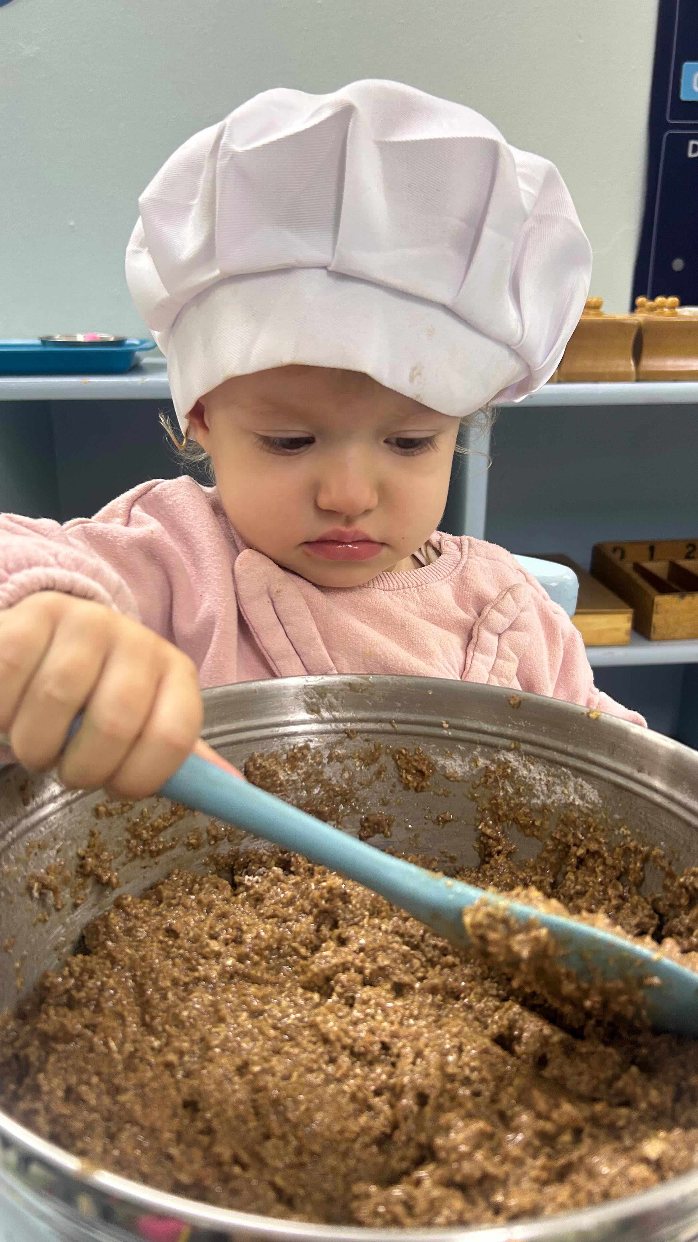 From pouring, to mixing to scooping to tasting 👩🍳Today our children #preschool #montessoripreschool #toddler #preschool #preschool prepared healthy bran muffins all by themselves. Practical life activities like this encourage concentration, fine motor development and a sense of pride in their work 🥄