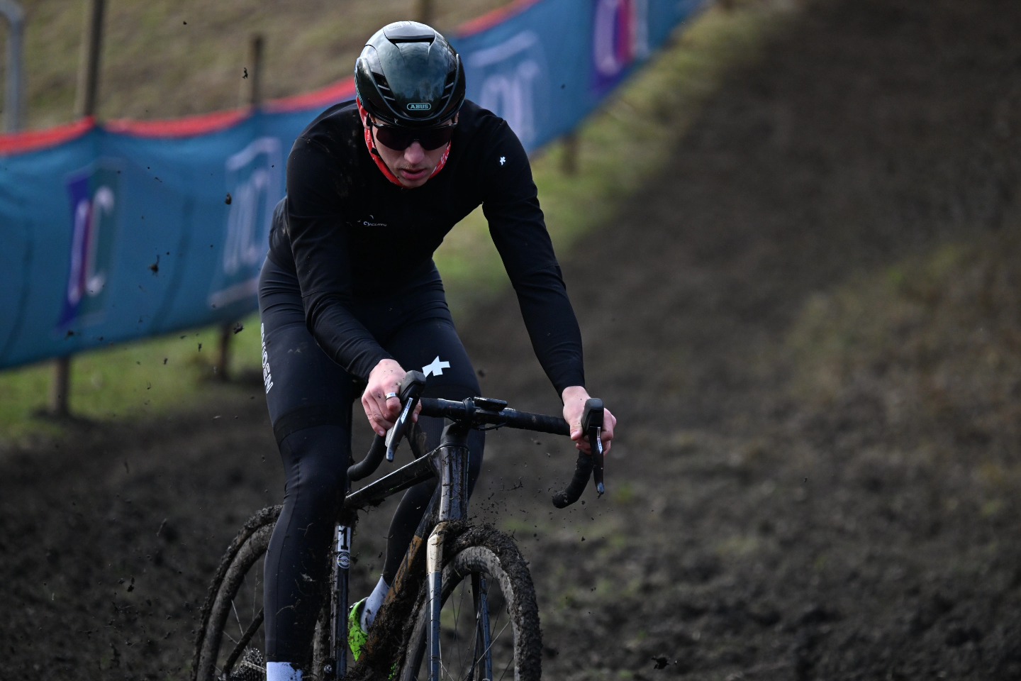 Tomorrow is the final day of the season, THE BIG DAY🌈
World championnships in Liévin 🇨🇵
Start 13:00
Let's give everything on this beautiful course for my last cyclocross race as a U23 🫡🔥
📸 : @lizziehaumesser
@swisscyclingteam
@wecount.swiss
@garagechateau
@orbeaswitzerland
@cyclessporthuguelet
@swissstopofficial
@elitefondationscyclingteam
@ritcheylogic
@challengetires
@nessfit.ch
@jakroo_official
@abus_cycling
@julbo_eyewear
@agence_hors_categorie
@shimanoroad
@mintndry
@loterieromande
@yannrithner_massotherapeute
#wecountswiss #swisscheesemarketing #challengetires #feelthehandmade✋🏻 #challengeyourlimits #julbo #julboathlete #julboeyewear #rideshimano #shimano #nessfit #velozone #loterieromande #sosfondue #mintndry #locationgm #garageduchateau
#swissstoppads #swissstop #cyclingbrakepower #orbea #orbeaterra #ritchey #abus #abushelmets #abuslocks #abuscycjng #wecount.swiss, #cycleshuguelet