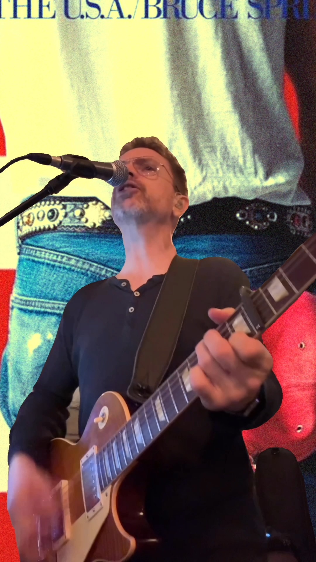 Another clip from the gig where I am getting photo bombed by the original artist. This time I appear to have been ejected from Bruce Springsteen's bottom!
I love this song....I think it's my favourite song at the moment!
Out of shot (which won't happen again as I now have a 360 camera) are @beau_barnard_bass on bass and Sam Glasson on drums. #livemusic #livemusicsussex #livemusicwestsussex #livemusicbrighton #brucespringsteen #dancinginthedark #brucespringsteencover