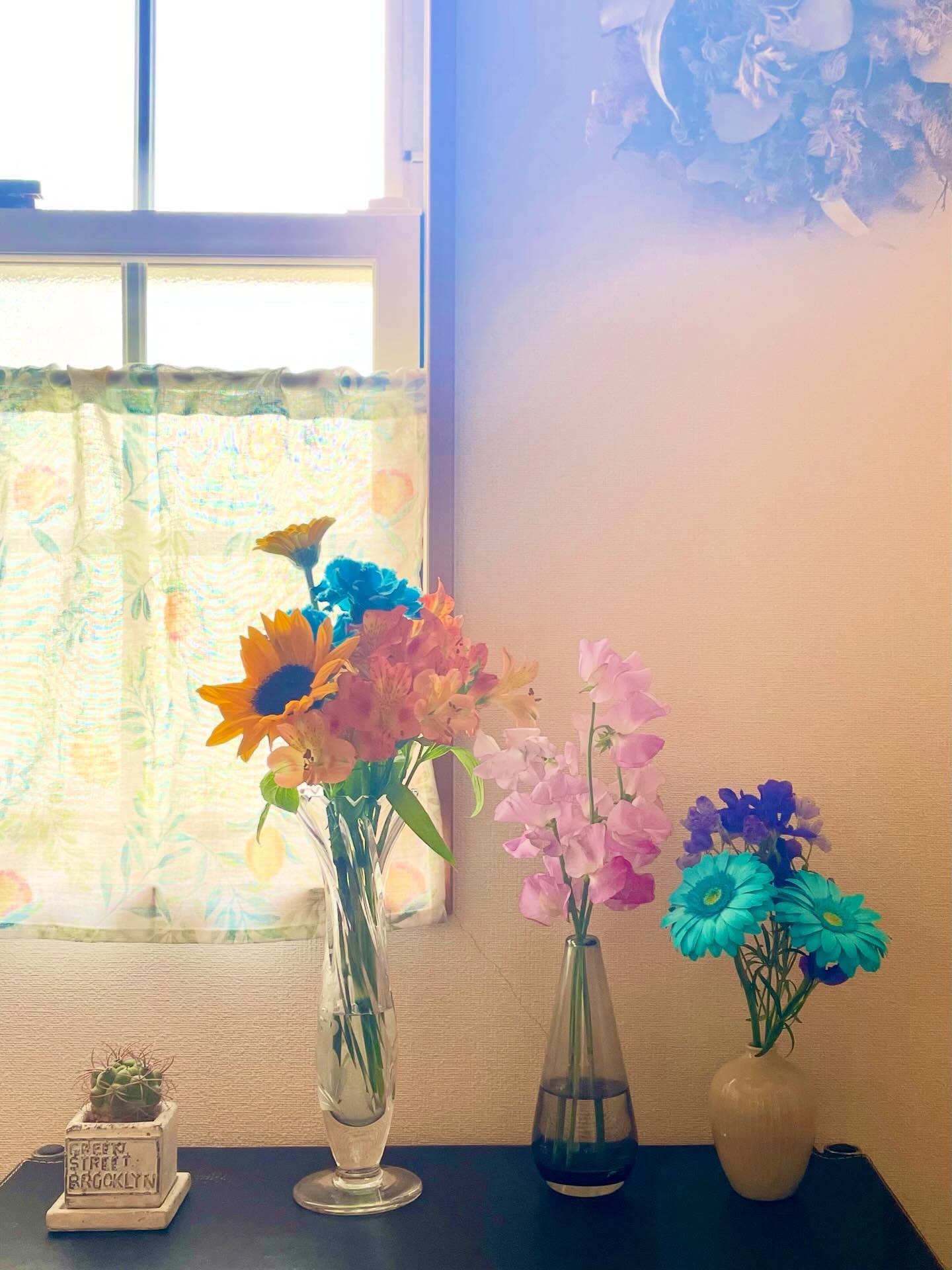 音の宝石箱コンサートVol.3の余韻…✨
玄関に入ると
お花の香りが癒してくれます🌸
♪ ♪ ♪ ♪ ♪ ♪ ♪ ♪ ♪ ♪ ♪ ♪ ♪ ♪ ♪ ♪ ♪ ♪ ♪ ♪ ♪
たけすえピアノ教室
教室の詳細はホームページでご覧になれます
ホームページはプロフィールのリンクをタップして下さい
#ピアノ教室熊本県大津町
#たけすえピアノ教室