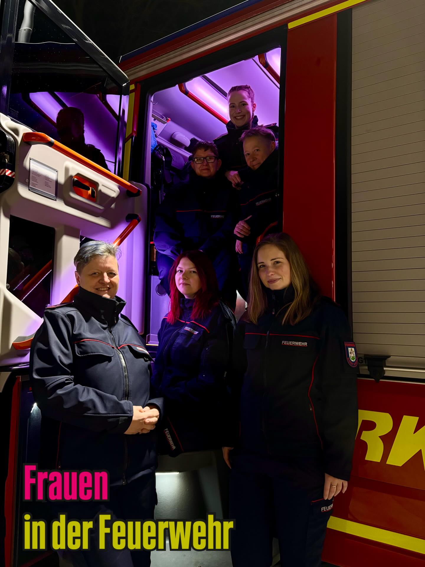 Ein herzliches Dankeschön an unsere Frauen in der Einsatzabteilung – ihr zeigt jeden Tag Mut, Engagement und Teamgeist💪🏼.
Wir wünschen euch einen wunderbaren Frauentag voller Anerkennung und Wertschätzung💐🚒!
•
#frauenpower #fraueninderfeuerwehr #frauentag #freiwilligefeuerwehr