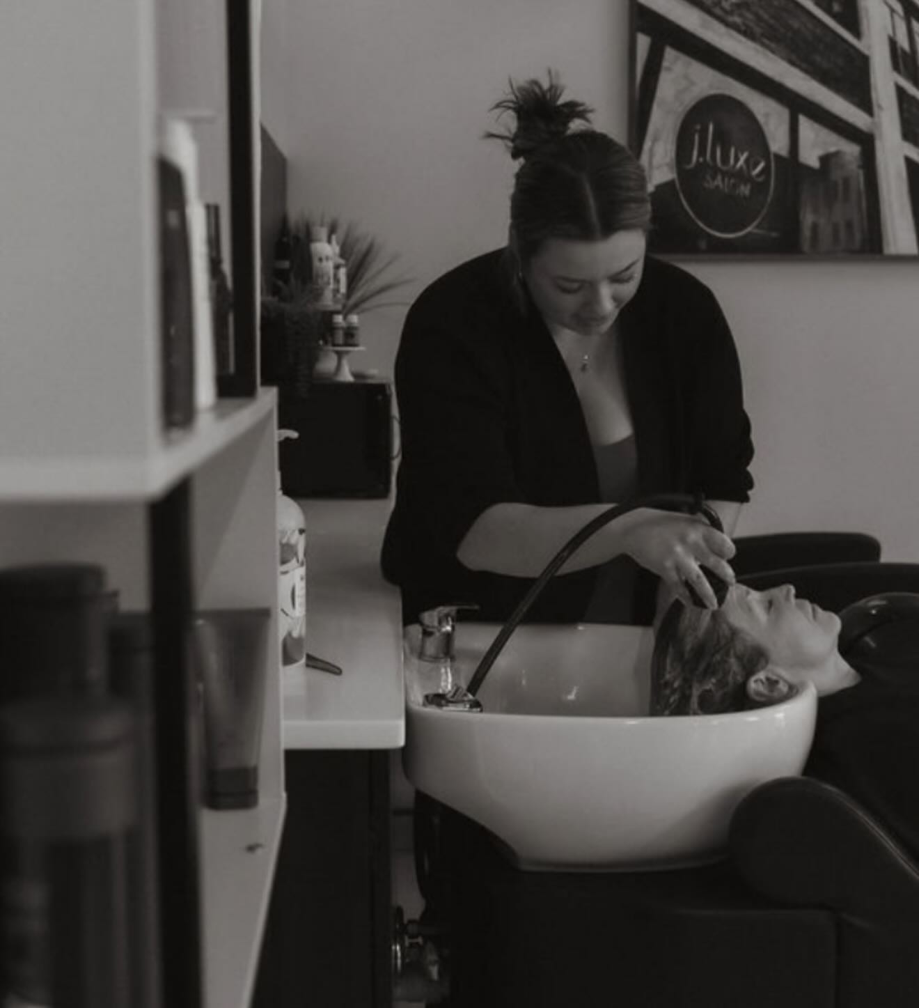 just sunday scrolling through our own camera roll...
sometimes, you are your own muse. we love it here, we love our our stylists, and we are obsessed with our guests.
may this sunday wrap you in warmth + love!
💋
Syracuse New York Hair Salon Hairstylist