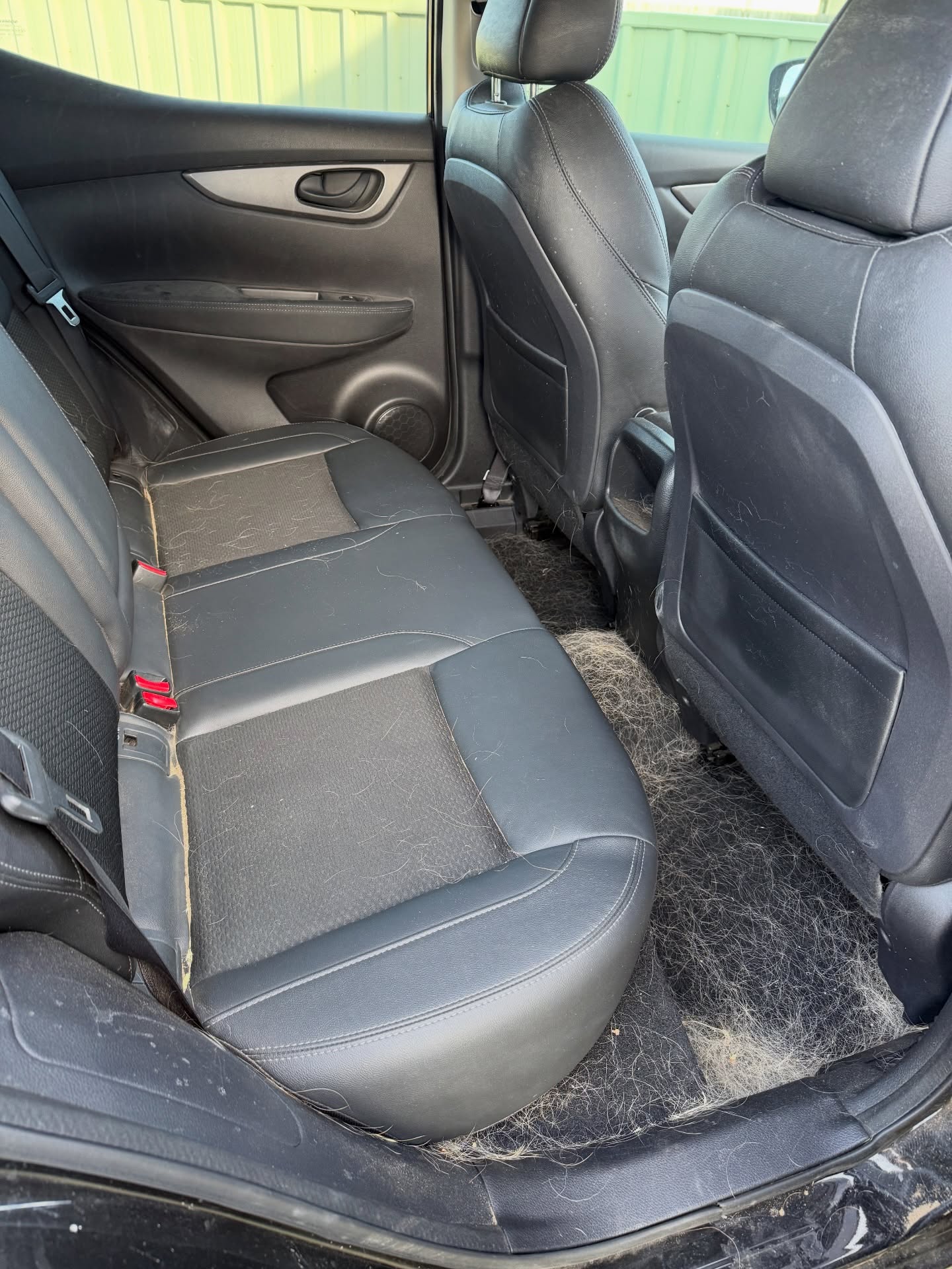 Our client received the best birthday gift ever - a pet hair removal & interior detail rescue to return the vehicle back to its new-car feel. Swipe for some before & afters!
Contact us at kevin@hansdetailing.com.au or 0467804054 for more details
#hobart #pethairremoval #tasmania #mobiledetailing