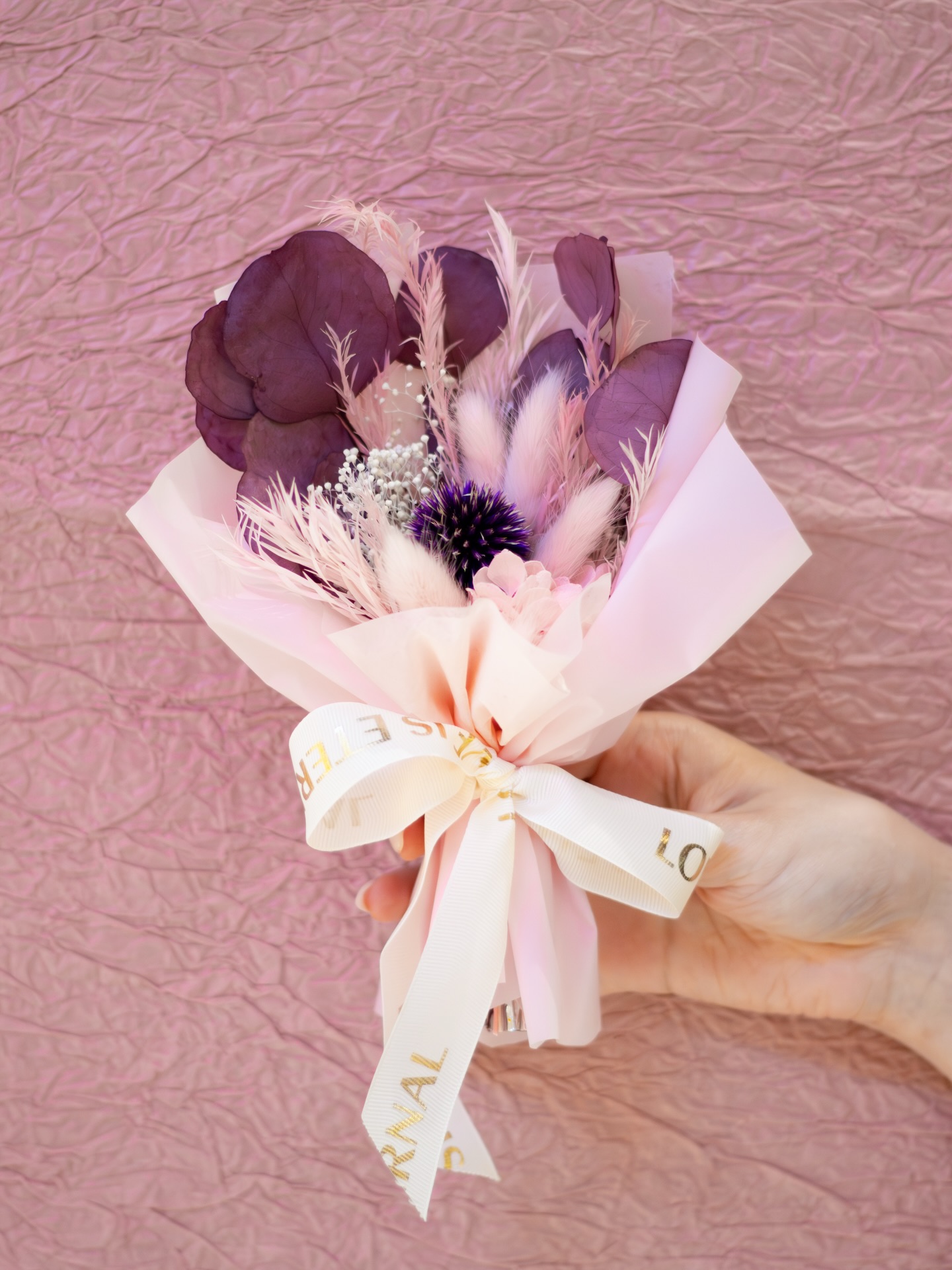 Did you know we have mini dried bouquets ready to go in-store? Perfect for gifting a small, thoughtful detail.
#smallbuquet #dryflowersdecor #floralgift #unionstationtoronto