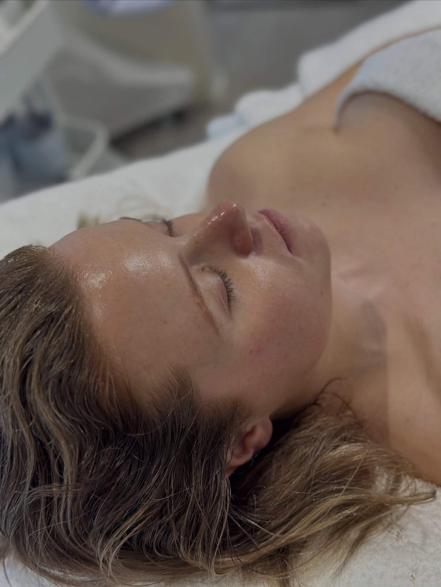 Ever noticed how amazing your skin feels after a treatment?
Soft, hydrated, fresh…that post-facial glow that we all love.
But great skin isn’t just about what happens in the treatment room. It’s about the full 360 approach - treatments, the right homecare, and consistency.
When you’re using the right products daily, you’re helping your skin hold onto those results for longer.
So if you love how your skin feels after your treatment, imagine giving it that same care every single day.
If you’ve been feeling overwhelmed and would like to feel more confident in your skin, send me a message and we can get started.
📍 Aylesbury, Buckinghamshire
📞 07759567391
📩 info@skinbycatherinemaria.com
🌍 www.skinbycatherinemaria.com
#aylesbury #aylesburybusiness #aylesburybeauty #buckinghamshirebusiness #buckinghamshirelife