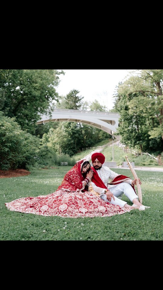 Dilpreet's bridal look
Outfit:@crossoverchicago
Photography:@akphotographers
Decor:@dreamdecorbykiran
HMUA:@beautybywahee @lumanibeauty
Mehndi:@wonderous_mehendi
To design your dream bridal outfit please
Email:mandeep@crossoverchicago.com
#crossoverchicago #redbridallehenga