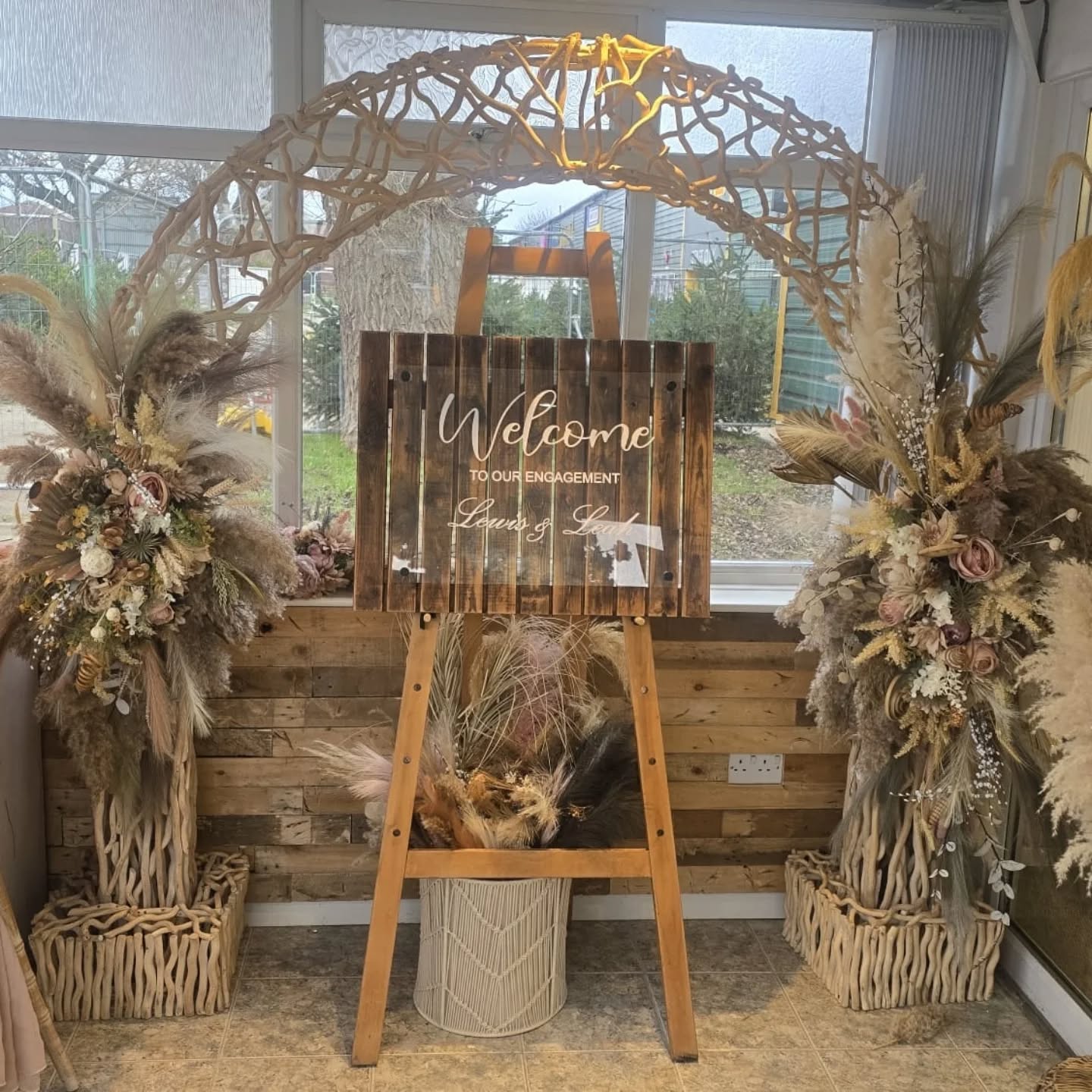2026 ONLY PAMPAS PACKAGE
Arch with florals
2 x Pillars with florals
4 x large centrepieces
4 x Cylinder Vase centrepieces
Pampas Post box
Welcome sign and easle
Price £750 inc delivery
Subject to availability
All of which can be seen at our showroom in South Shields
Crown house, 4 Western Approach, South Shields NE33 5QU
#pampaswedding #weddingdecor #northeastbrides #newcastlewedding #weddingaisle