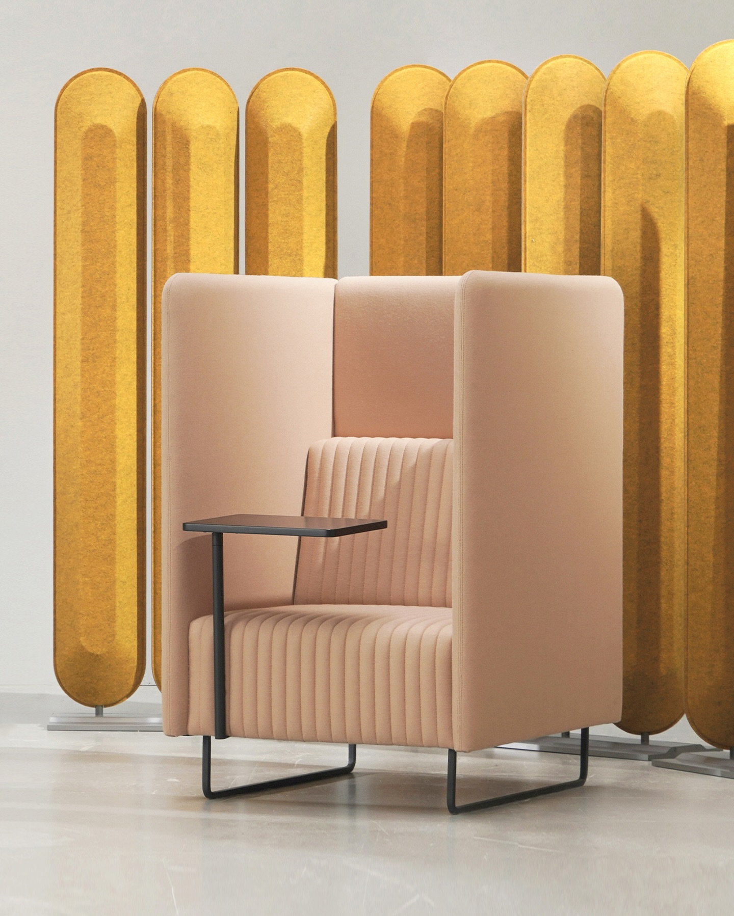 The Mona High, with a stunning quilted finish and a custom integrated table.
Offering privacy with comfort and elegance, Mona High creates secluded areas within open spaces.
Manufactured locally at Fineseat in any upholstery of your choice.
•
#fineseat #architecture #interiordesign #acousticlounge #privacybooth