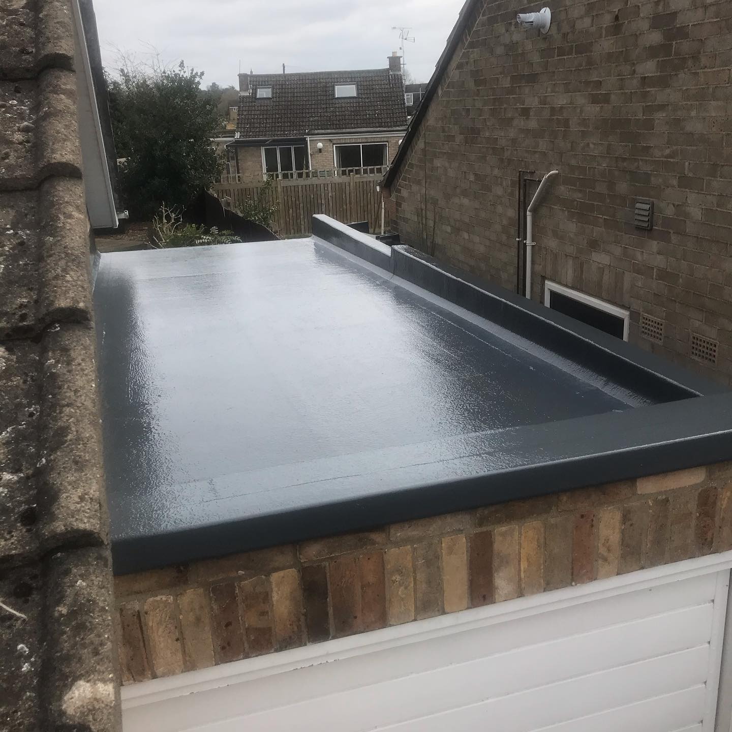 Few pics of jobs completed recently. #fibreglassflatroofing #fibreglassflatroof #fibreglass #flatroofing #flatroof #roof #grproofing #grproof #grp #flatroofspecialists #fibreglassflatroofspecialists #scottbadercrystic #scottbader #garage #conservatory #refurbishment #guttering #dormar #velux #eurocell #grpshop #eurocellskypod #dreamteam
Contact us for a free quote. Details in bio