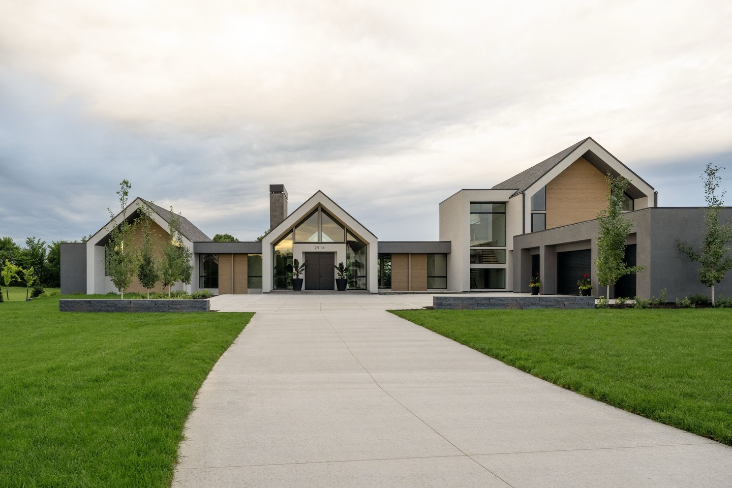 Going Modern? With superior thermal performance than all aluminum, use high-density fiberglass windows and doors for your next modern project. Visit our Bracebridge showroom to learn more!