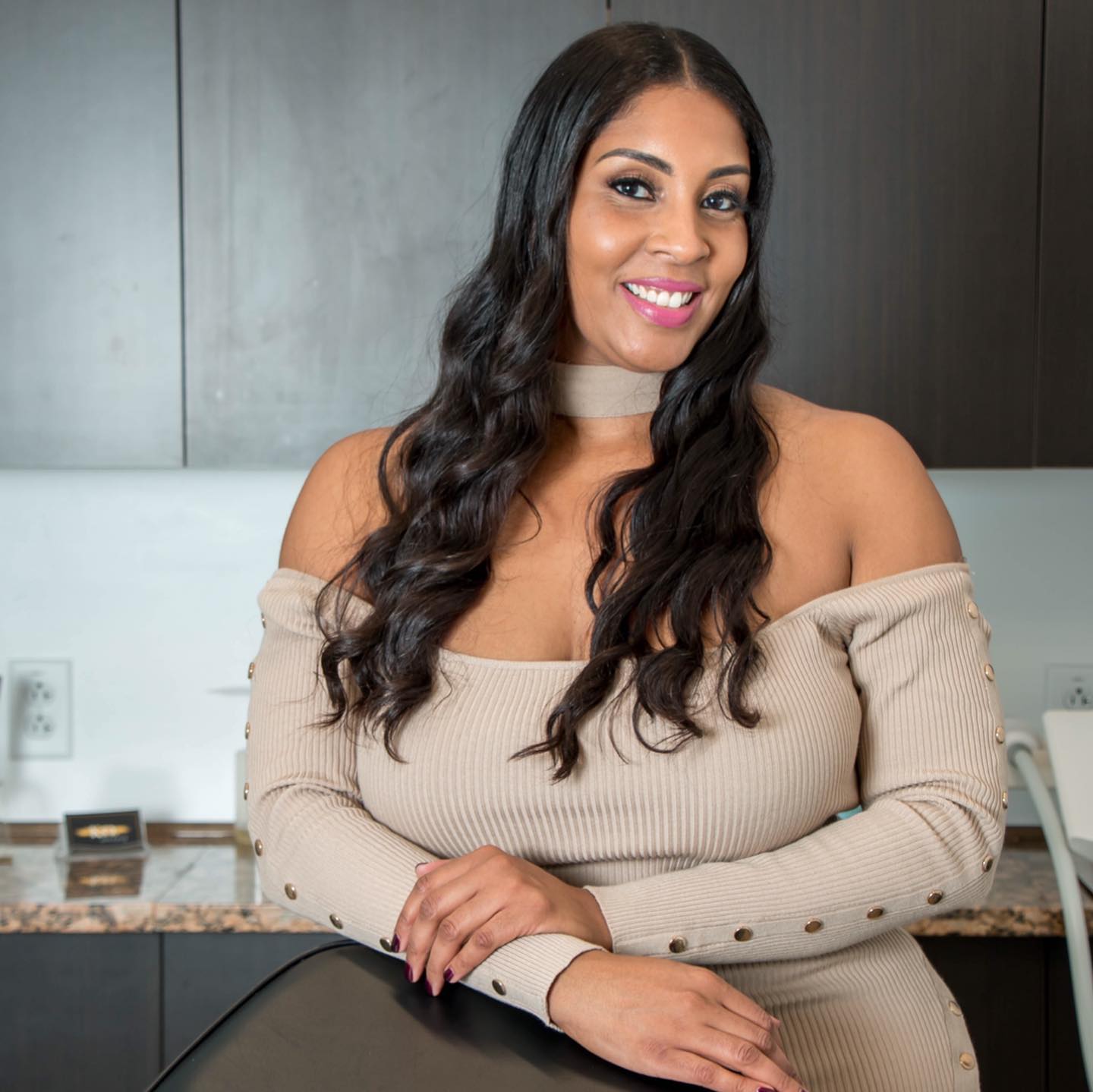 My New Year’s wish for you and your brand is much success and a glow up like @kobladenbeauty.
Running a business can be taxing but when it’s all said and done, don’t forget about your brand’s image.
The proof is in the pictures. 📸
Swipe.
The second picture is a ‘before’ image used in an ad. The first picture was curated and 📸 by Atir Above in alignment with the brand’s aesthetic and the owner’s vision for the future. Nailed it! 🙌🏾💪🏾
I look forward to serving and celebrating you in the New Year! 🎉🍾
Which emojis best represent your vision for your brand in 2020? I’ll post mine in the comments.