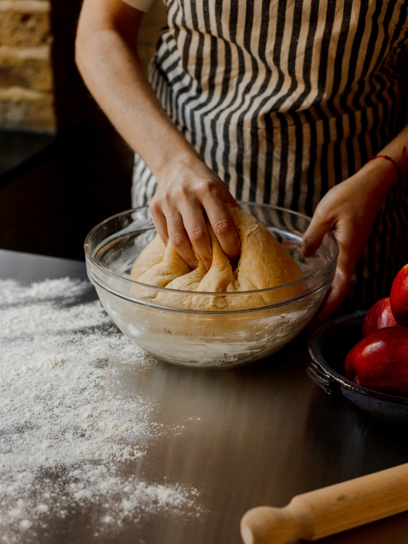 Snaps for @cinna.br 🥮 delicious homemade cinnamon rolls made by multi talented @giovannawp
Thanks for the support @lucrecialalala and @annataga. Let’s do it again soon!
#cinna #cinnamonrolls #foodphotographerlondon