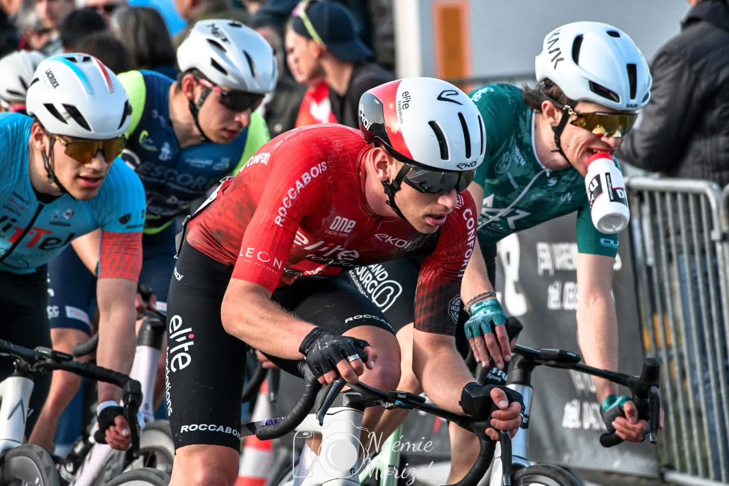 The race mode is on 💥
We are really close from big result with the team, let's continue on this momentun 💨
Thank you @elitefondationscyclingteam for the perfect support at every races 🔴⚫️
The big block of objectives is already coming in 3 weeks!
Let's work on the details to be ready for it 🤠🔥
📸 : @lafringale_morizet
#elitefondationscyclingteam #elitefondations #ekoï #bike #races