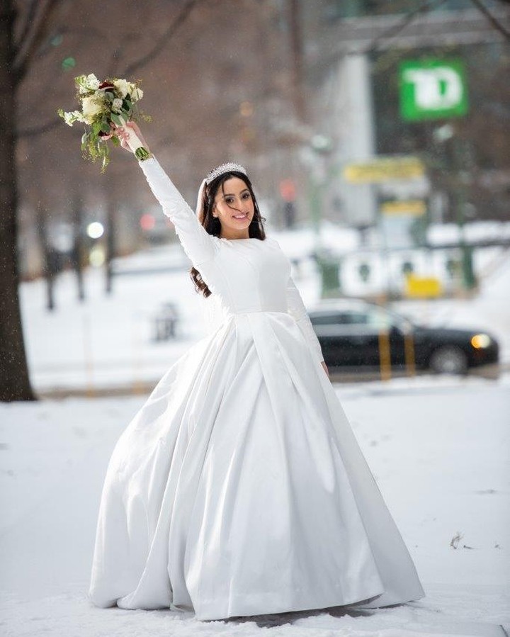 ❄️It getting cold outside! We can take outdoor photos fun if your up for it!! winter wonderland wedding!❄️🤍 Call us to find out if your date is available 514-944-7422
.
.
.
#montrealphotographers #photoshootmontrealais #montrealweddings #engagementphotomontreal #montrealweddingvideographer #mtlweddingphotography #montrealphotography #mtlphotographer #montrealwedding #winterweddingmontreal #montrealwinterwedding #montrealwinterweddings