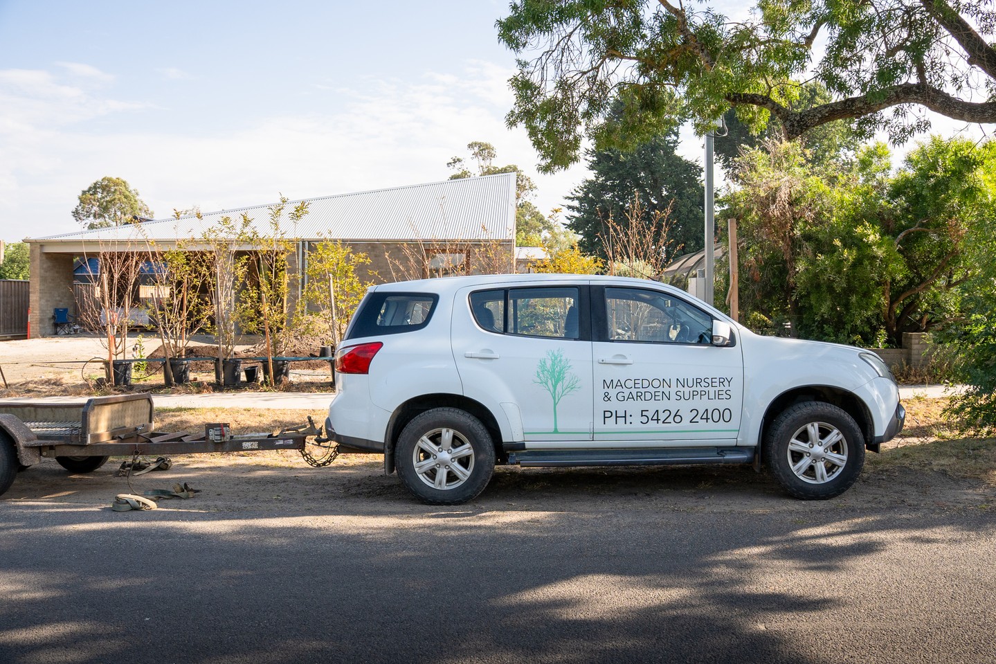 On the road with some beautiful advanced trees, set to make another Macedon Ranges landscape thrive!
All plants and supplies available from Macedon Nursery 🌲